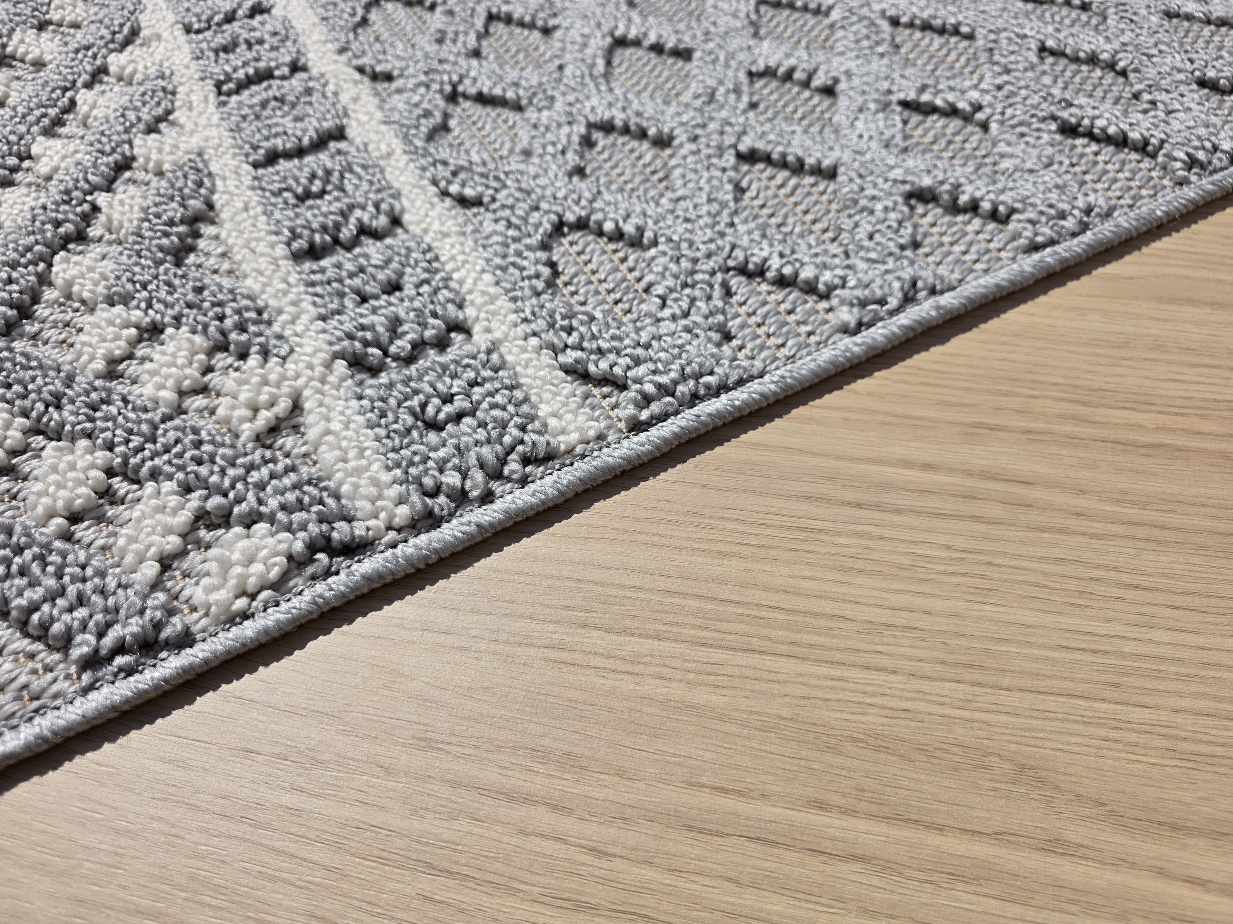 Koberec MILANO 027 šedý / krémový