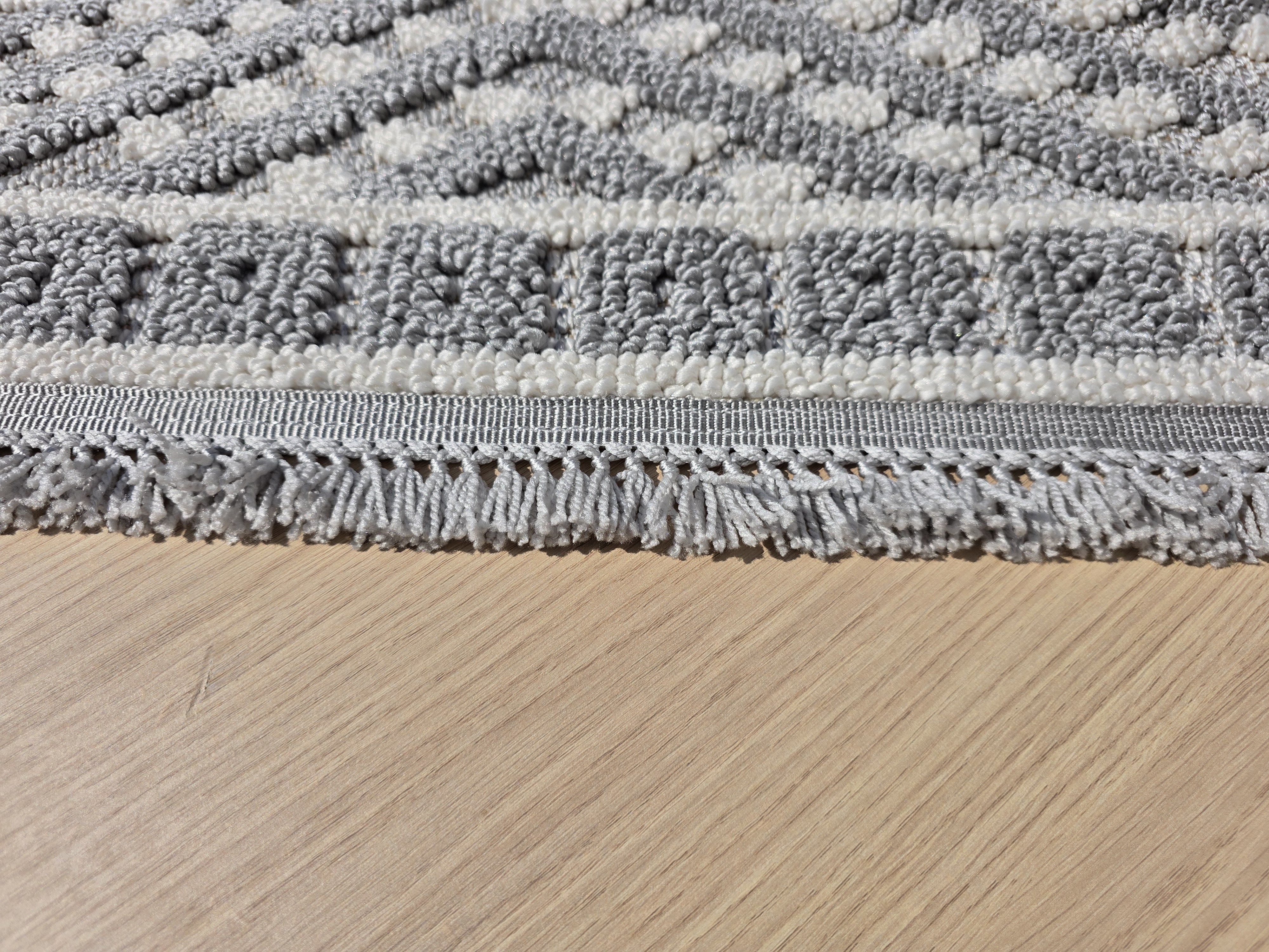 Koberec MILANO 027 šedý / krémový