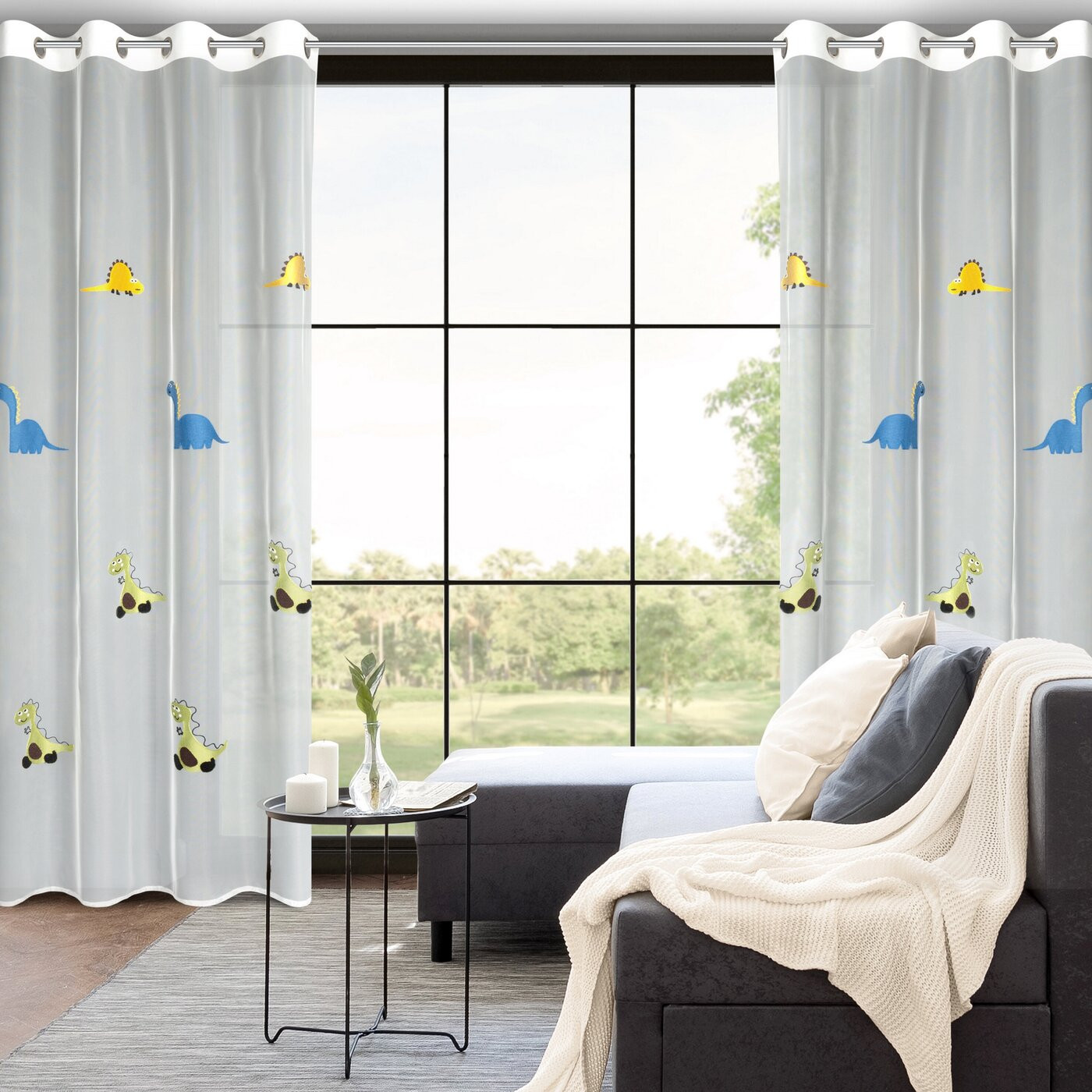 Hotová záclona DINO bílá - na průchodkách