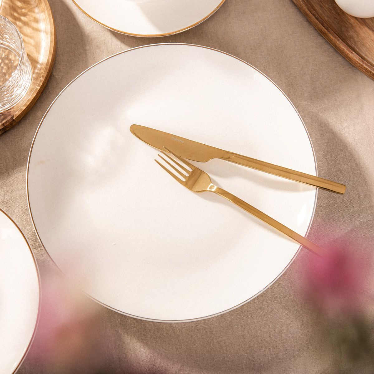 Talíř AURO obědový, se zlatým okrajem ALL 991992