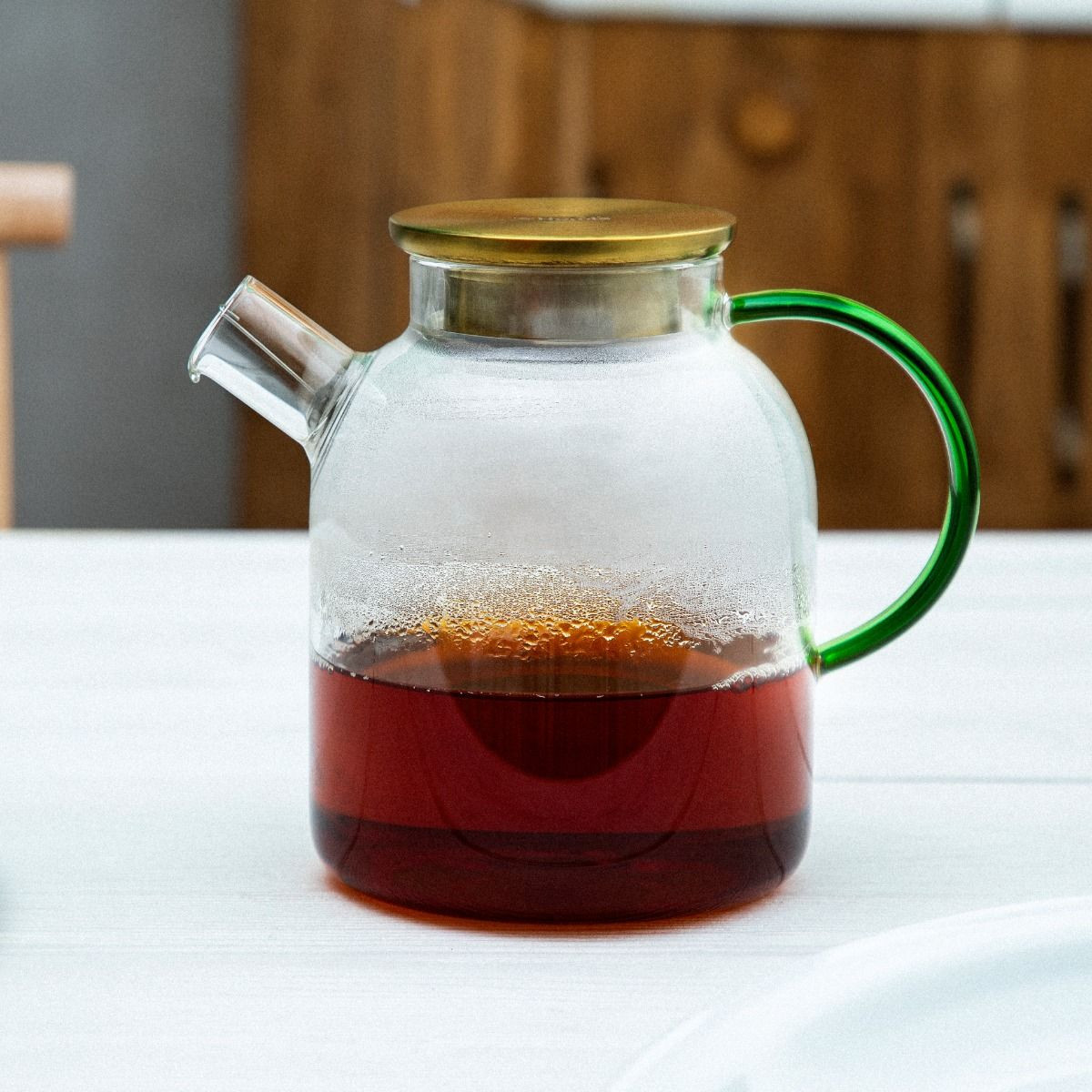 Džbán KUBBE se zlatým víkem AW21 802916 1,8L