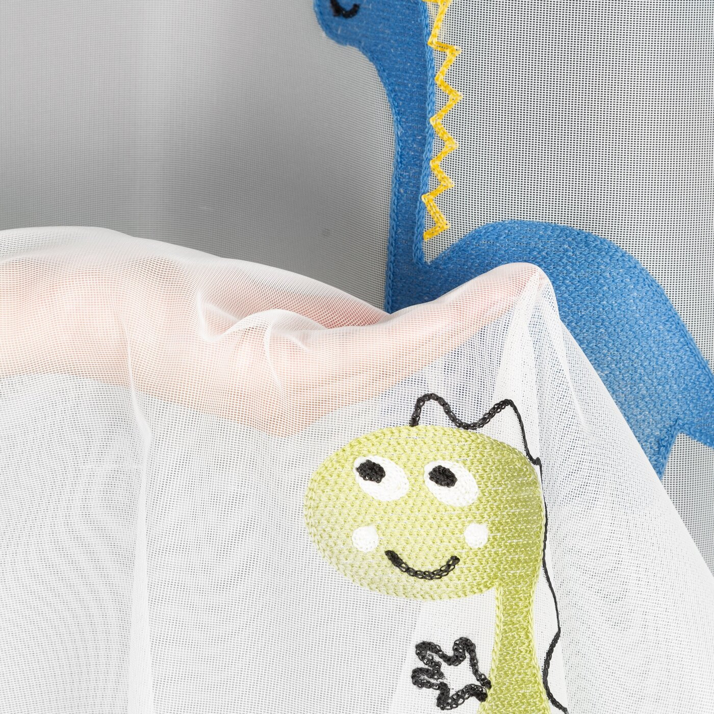 Hotová záclona DINO bílá - na průchodkách