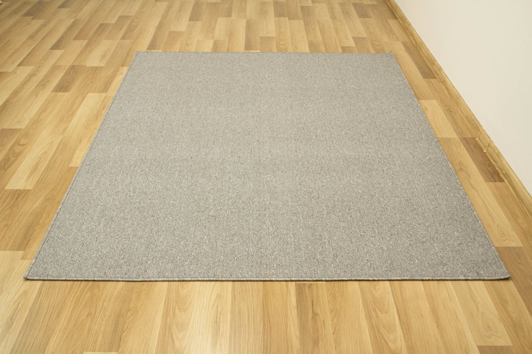 Koberec Astra 475 šedý