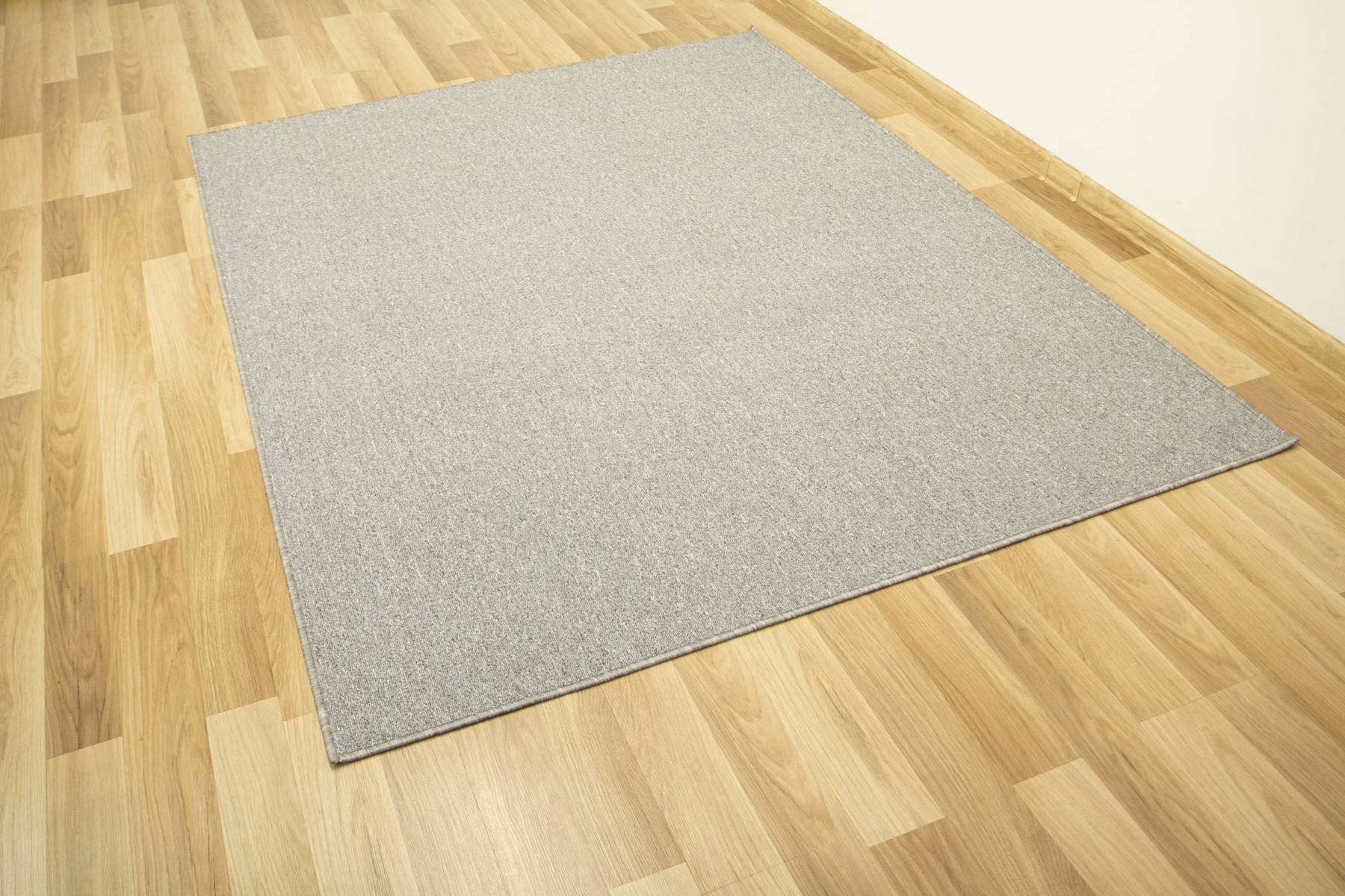 Koberec Astra 475 šedý