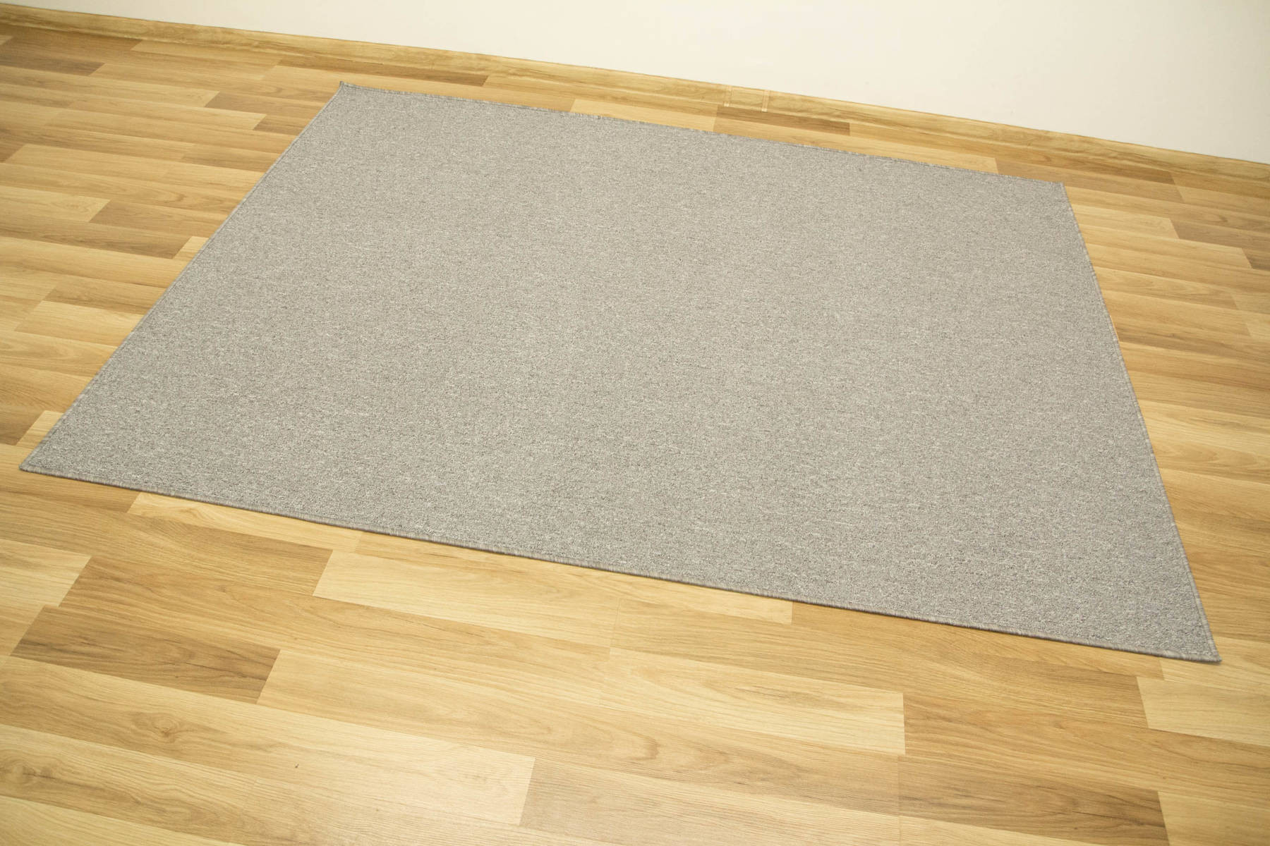 Koberec Astra 475 šedý