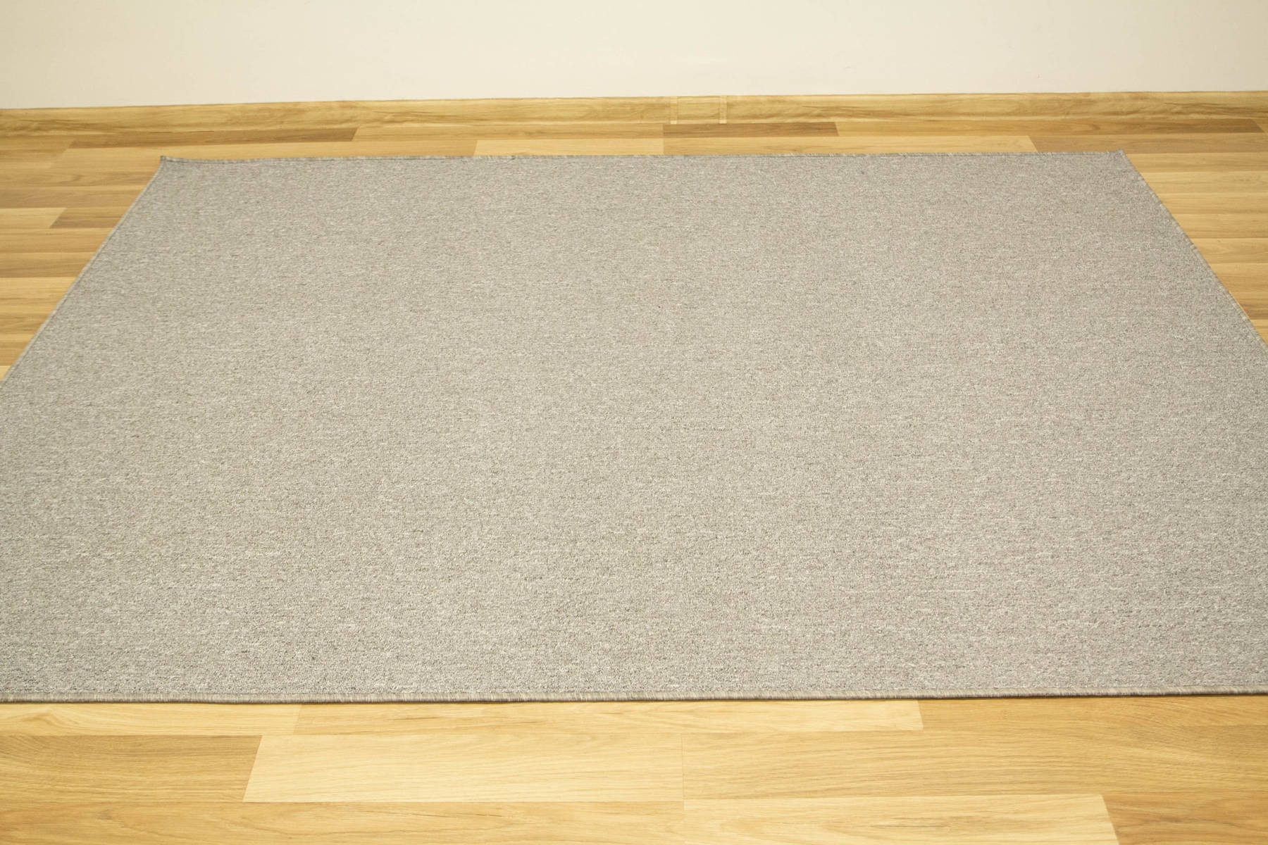 Koberec Astra 475 šedý