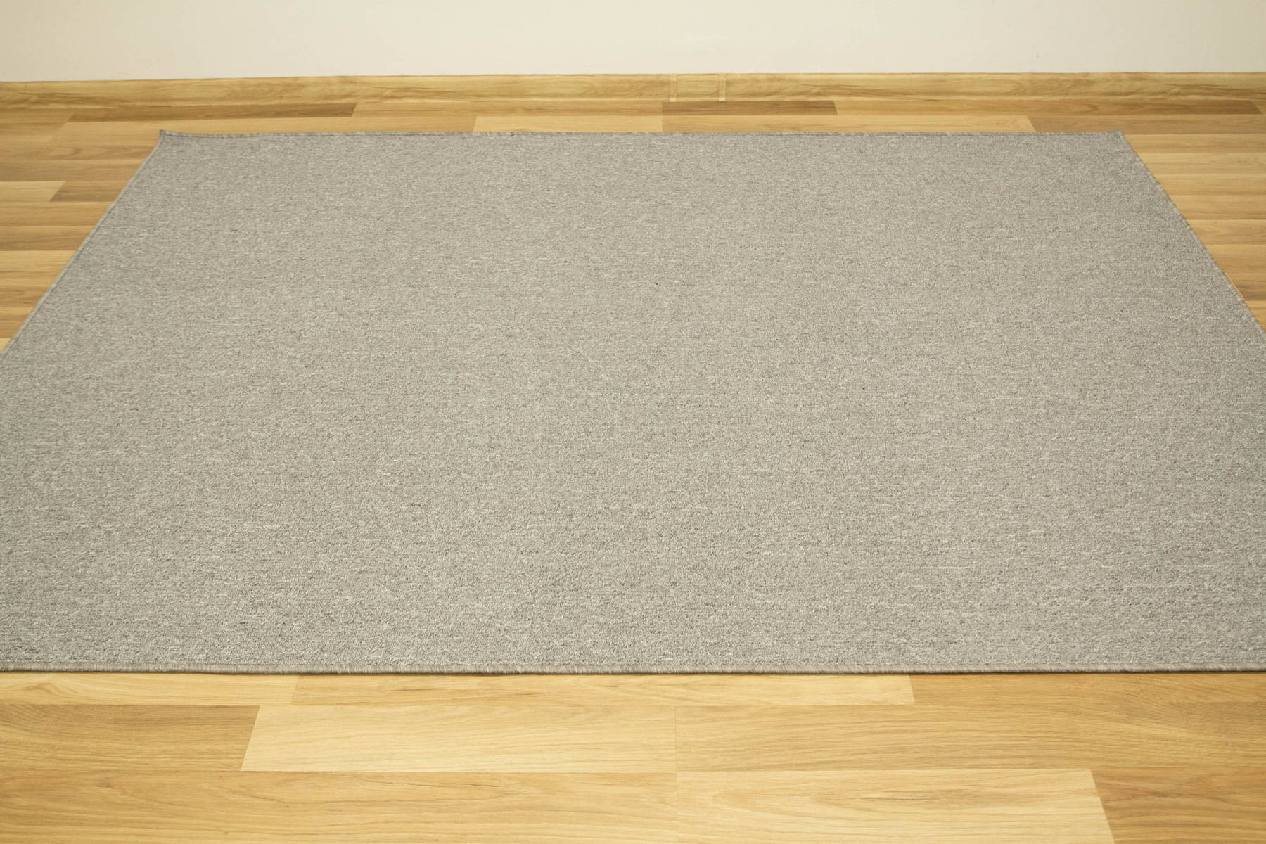 Koberec Astra 475 šedý