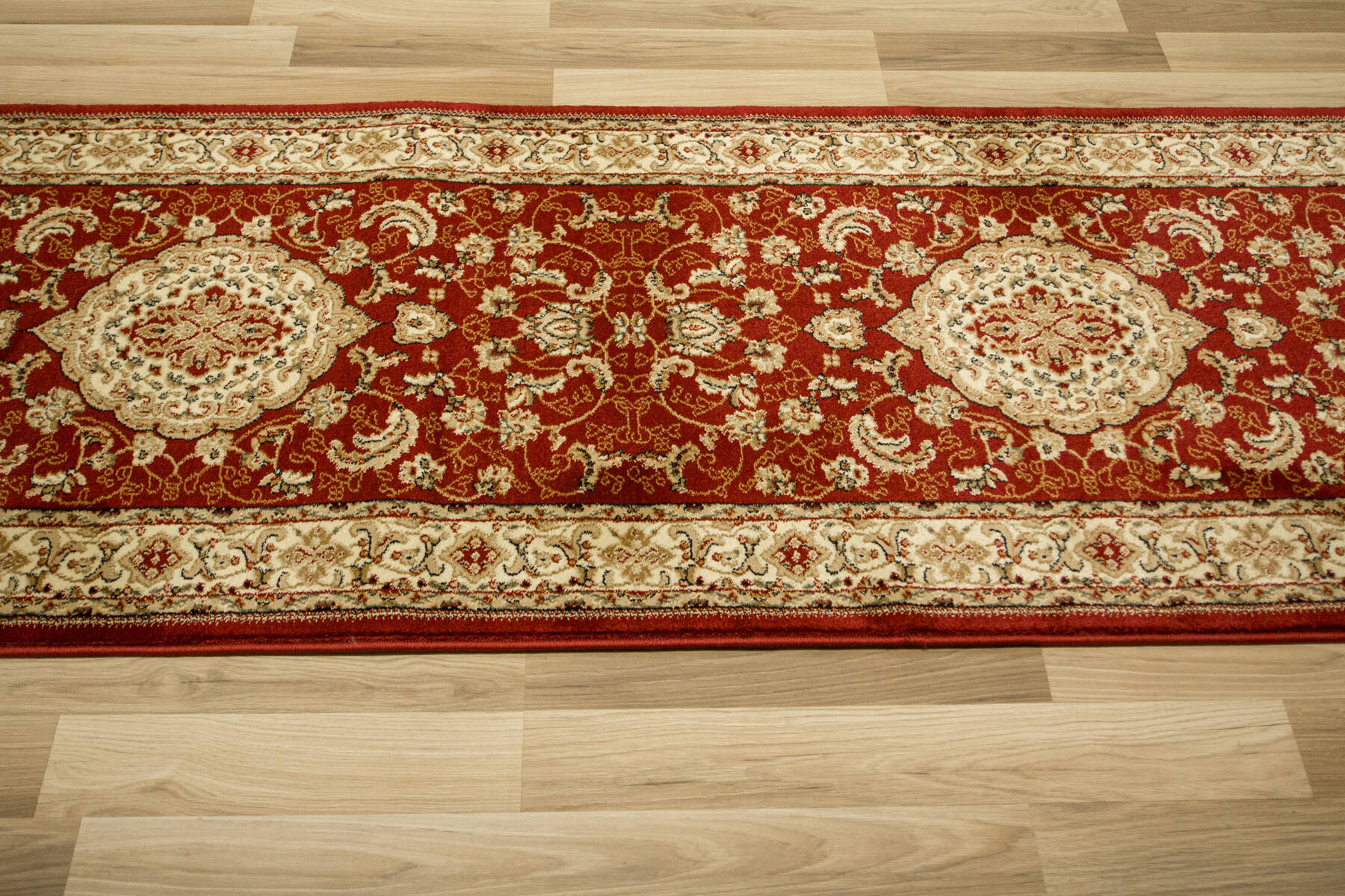 Běhoun Super Rose 2095A ornament / květiny, červený / krémový