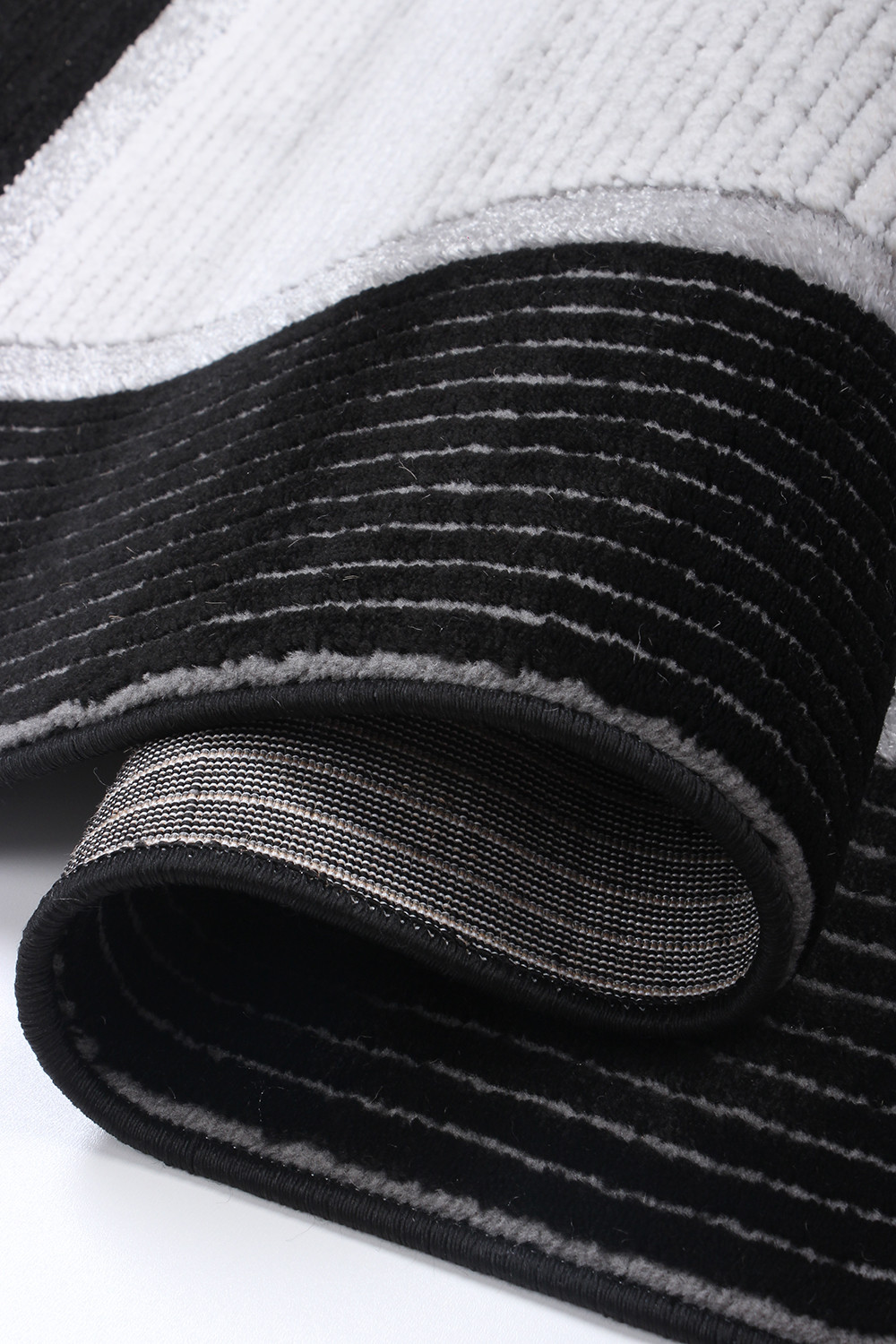 Koberec Diamond K4476S SILVER / SILVER Glamour