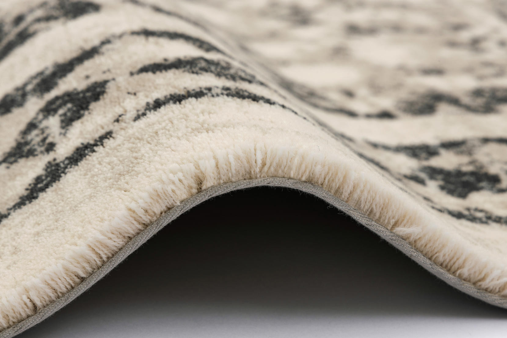 Koberec Agnella Agnus Classic šedý