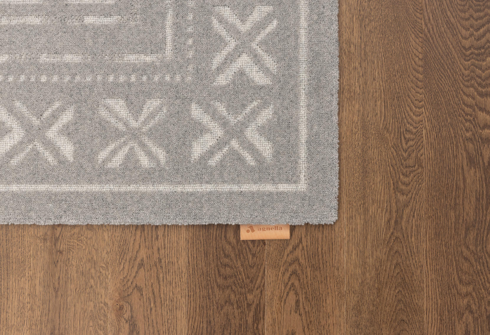 Koberec Agnella Noble Blockprint šedý