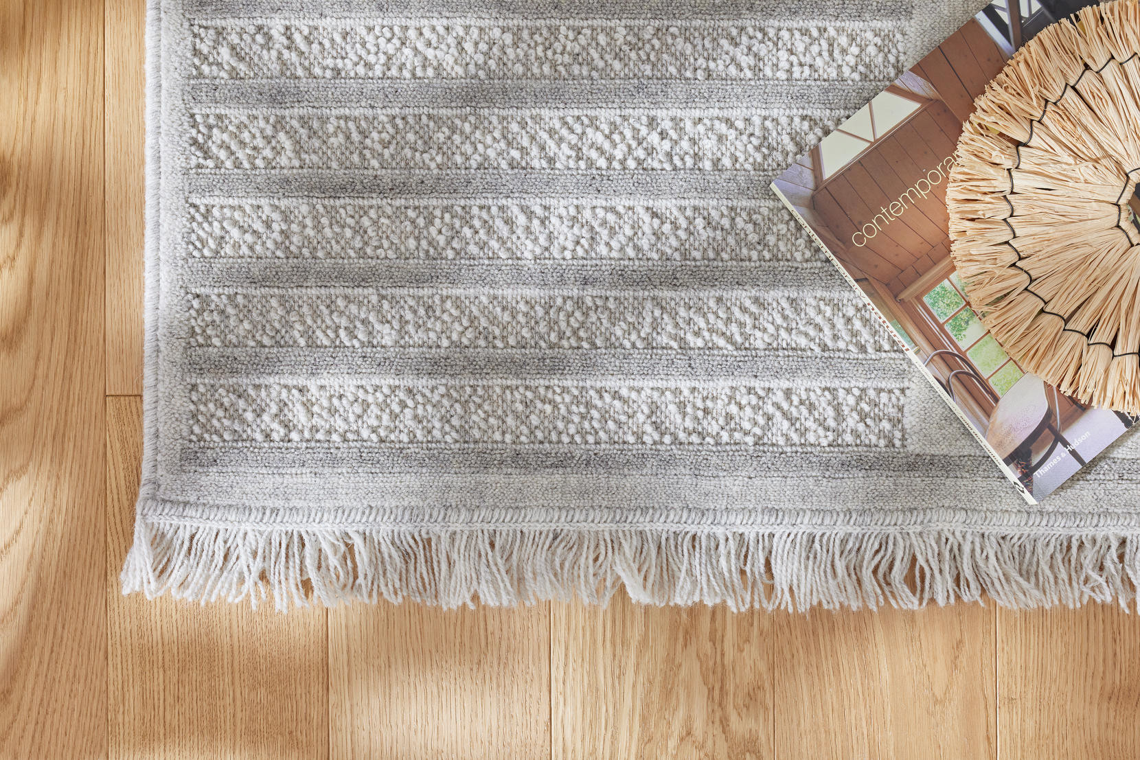 Koberec Agnella Noble Nizer světle šedý třásně