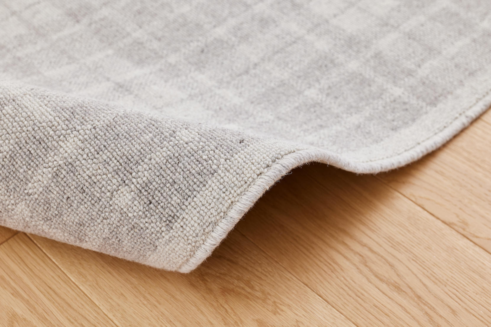 Koberec Agnella Noble Pano světle šedý