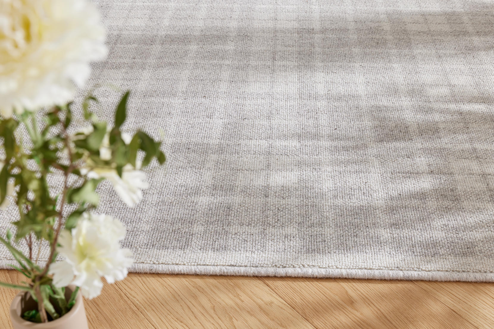 Koberec Agnella Noble Pano světle šedý