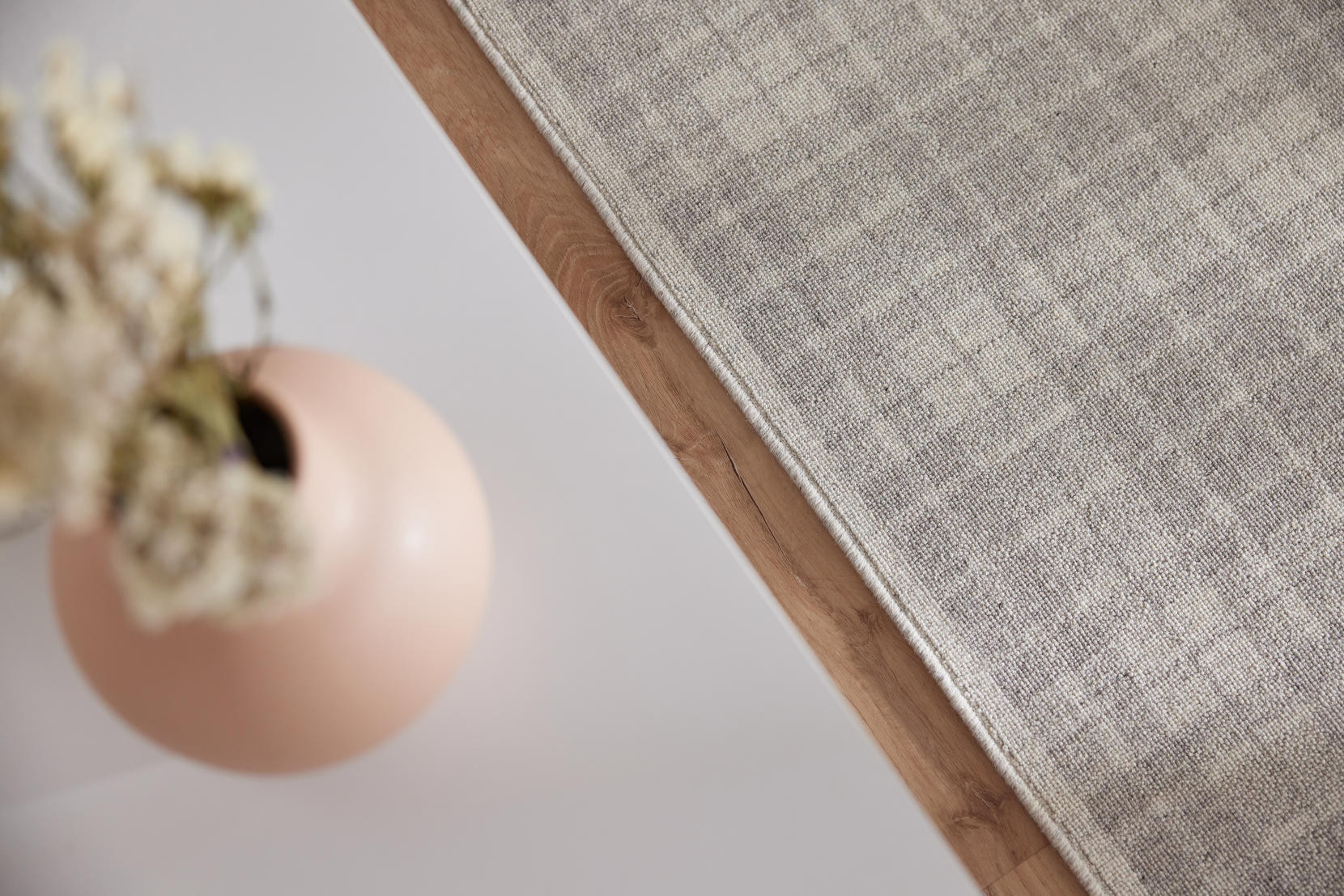 Koberec Agnella Noble Pano světle šedý