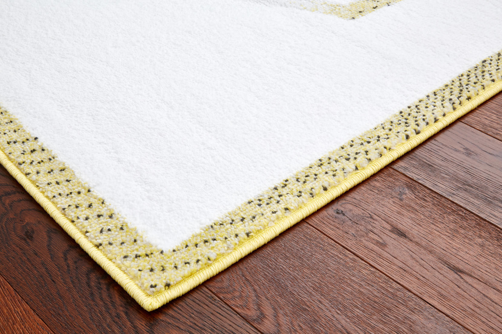 Koberec  Agnella Tech Show bíly