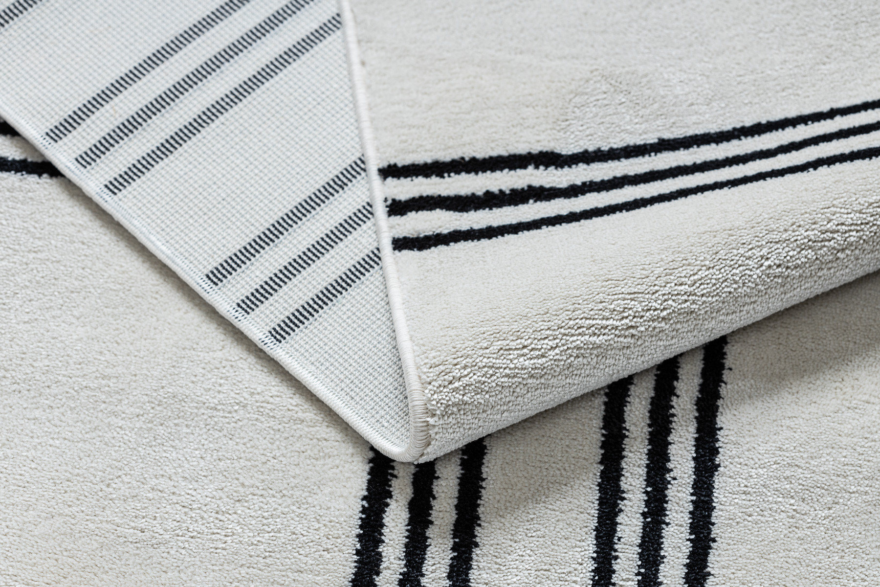 Koberec AMOUR 53091C geometrický / linie, krémový