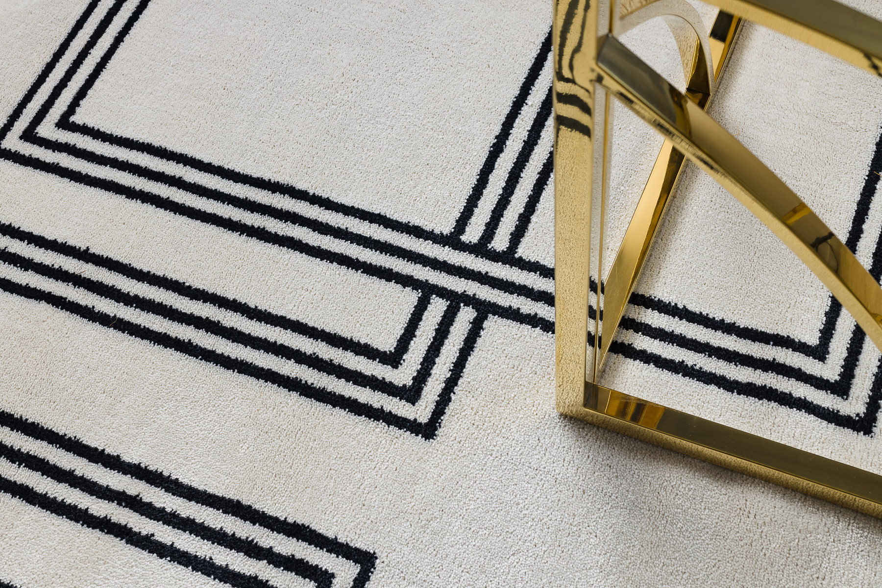 Koberec AMOUR 53091C geometrický / linie, krémový