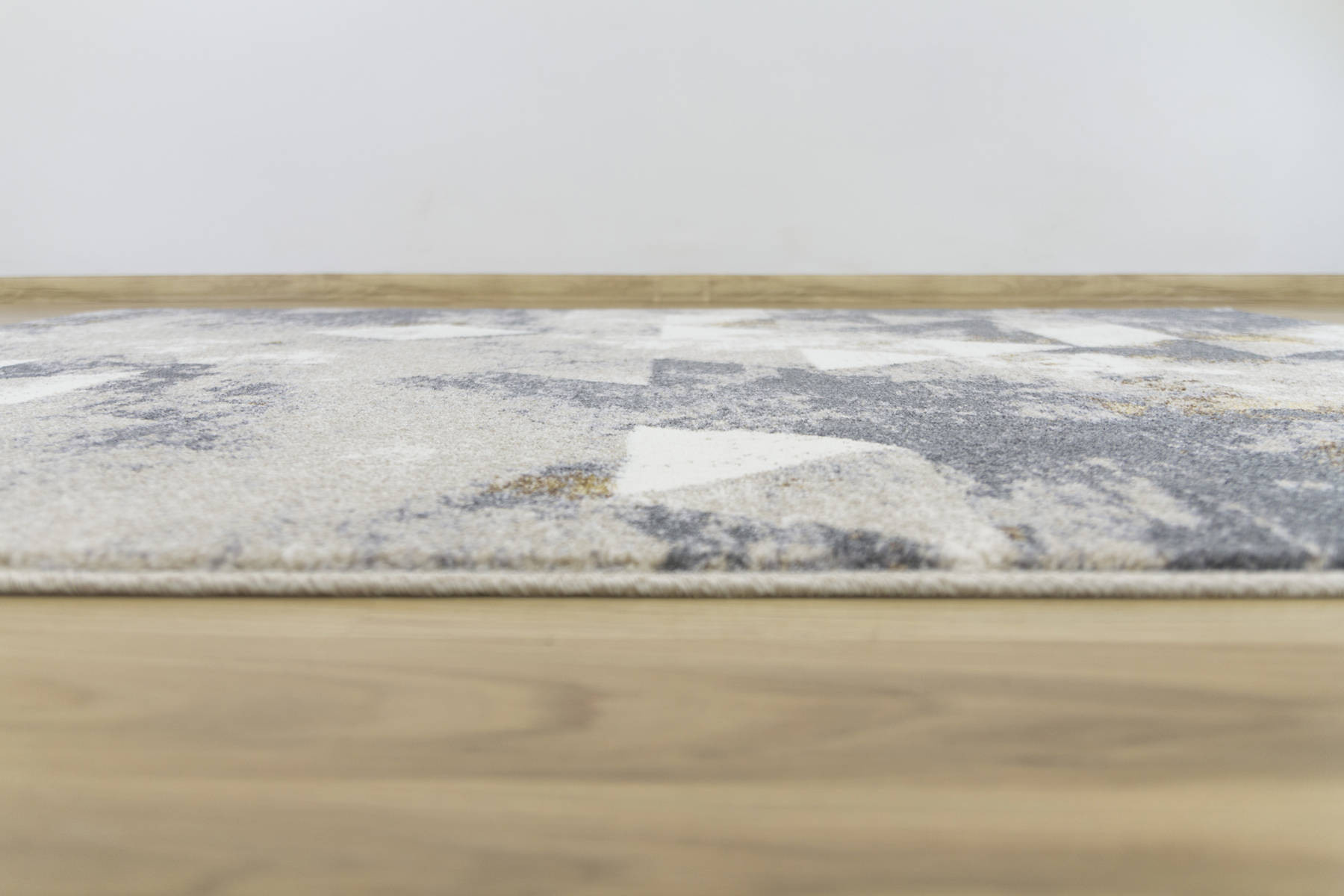 Koberec Zer Lux B595A lesklý béžový/šedý