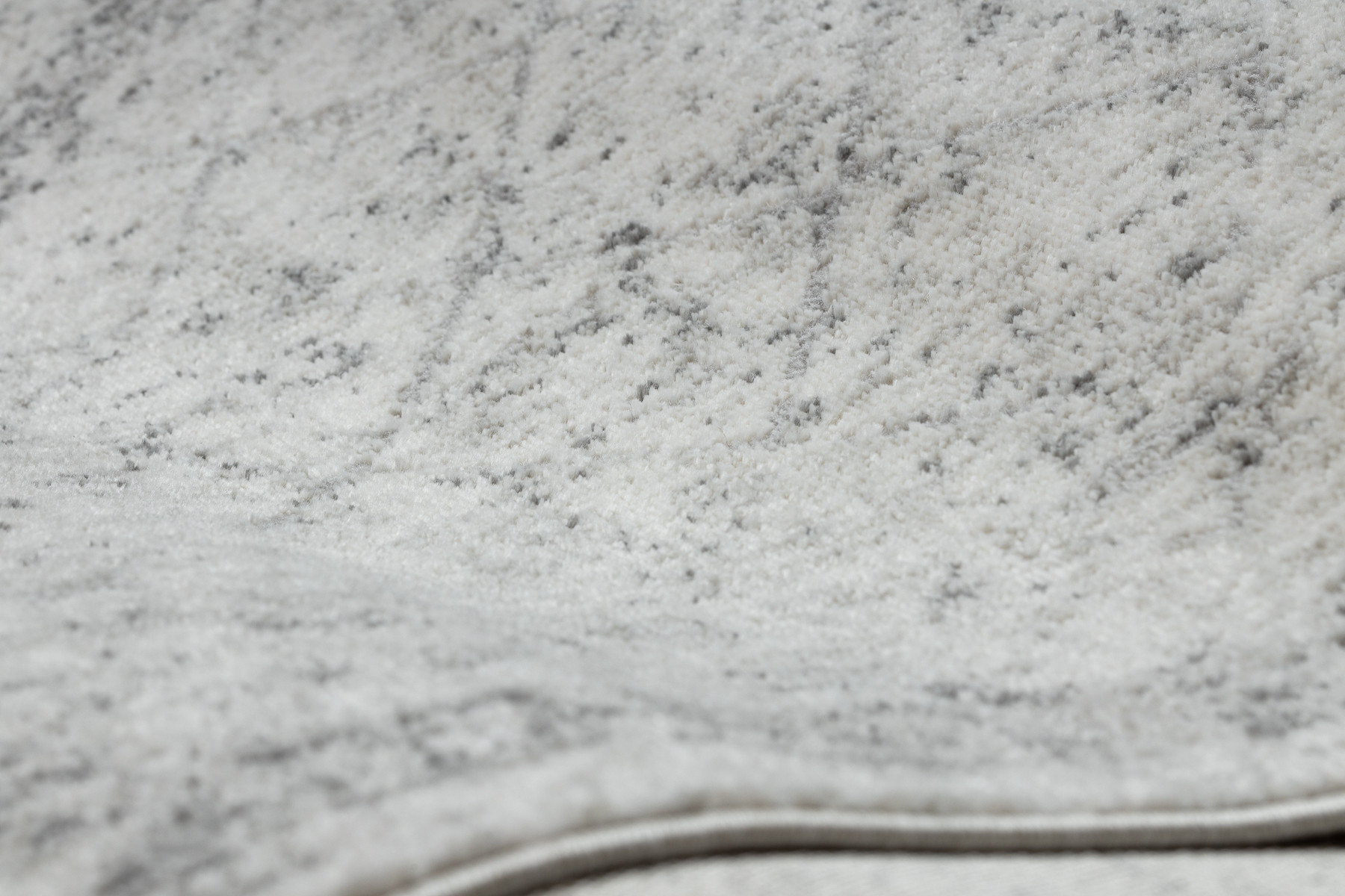 Koberec / běhoun DISTIN 0200A šedý / světle šedý / bílý