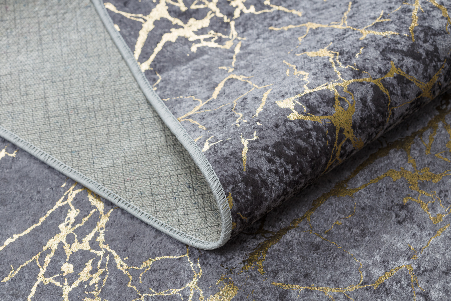 Koberec MIRO 11111.2103 mramor / glamour, tmavě šedý / zlatý