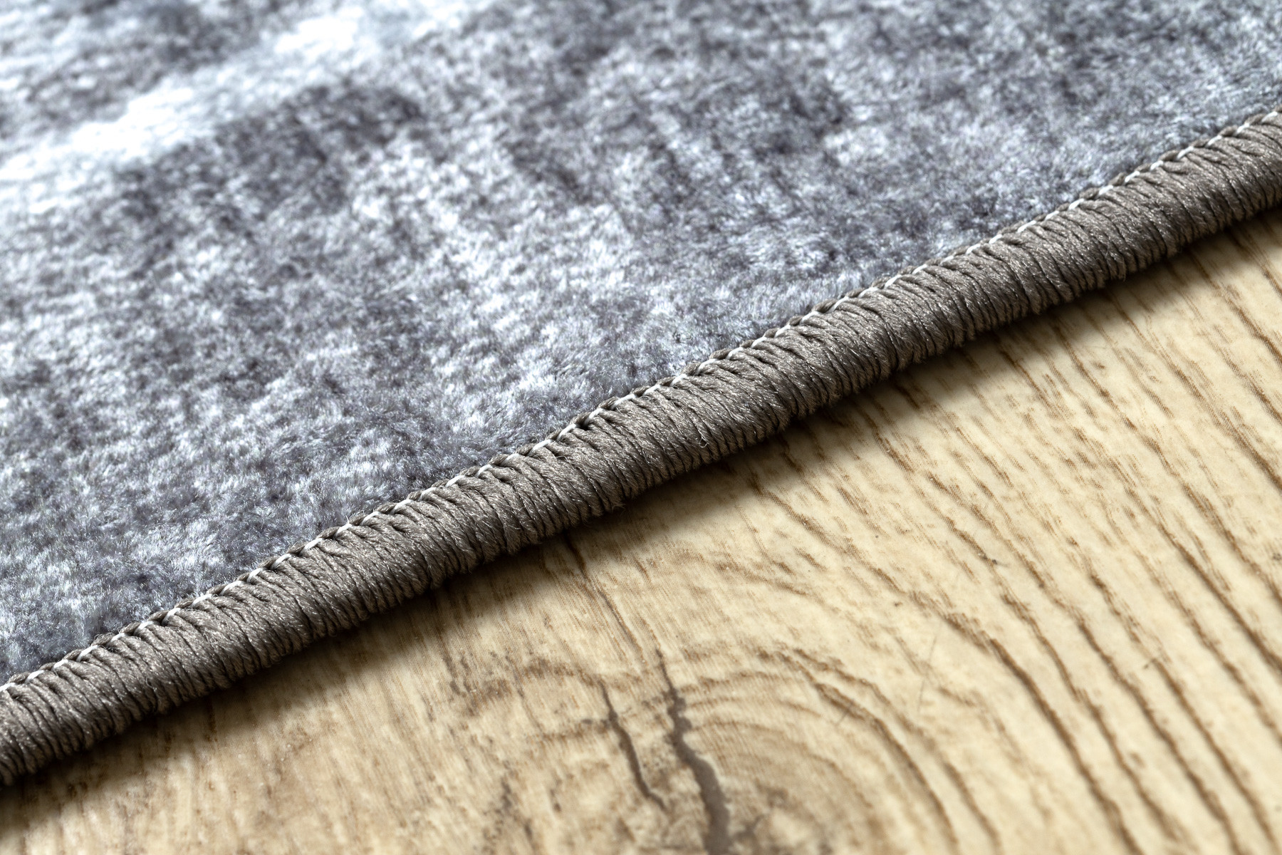 Koberec MIRO 51317.807 rám / řecký, šedý