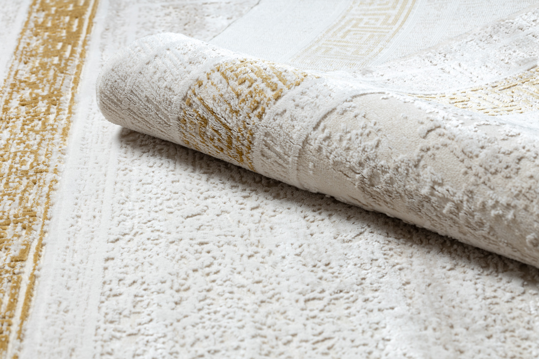 Koberec DUKE 51524 krémový / zlatý, rám / řecký / třásně