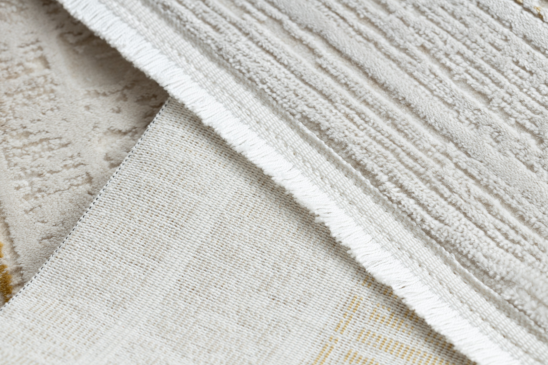 Koberec DUKE 51524 krémový / zlatý, rám / řecký / třásně