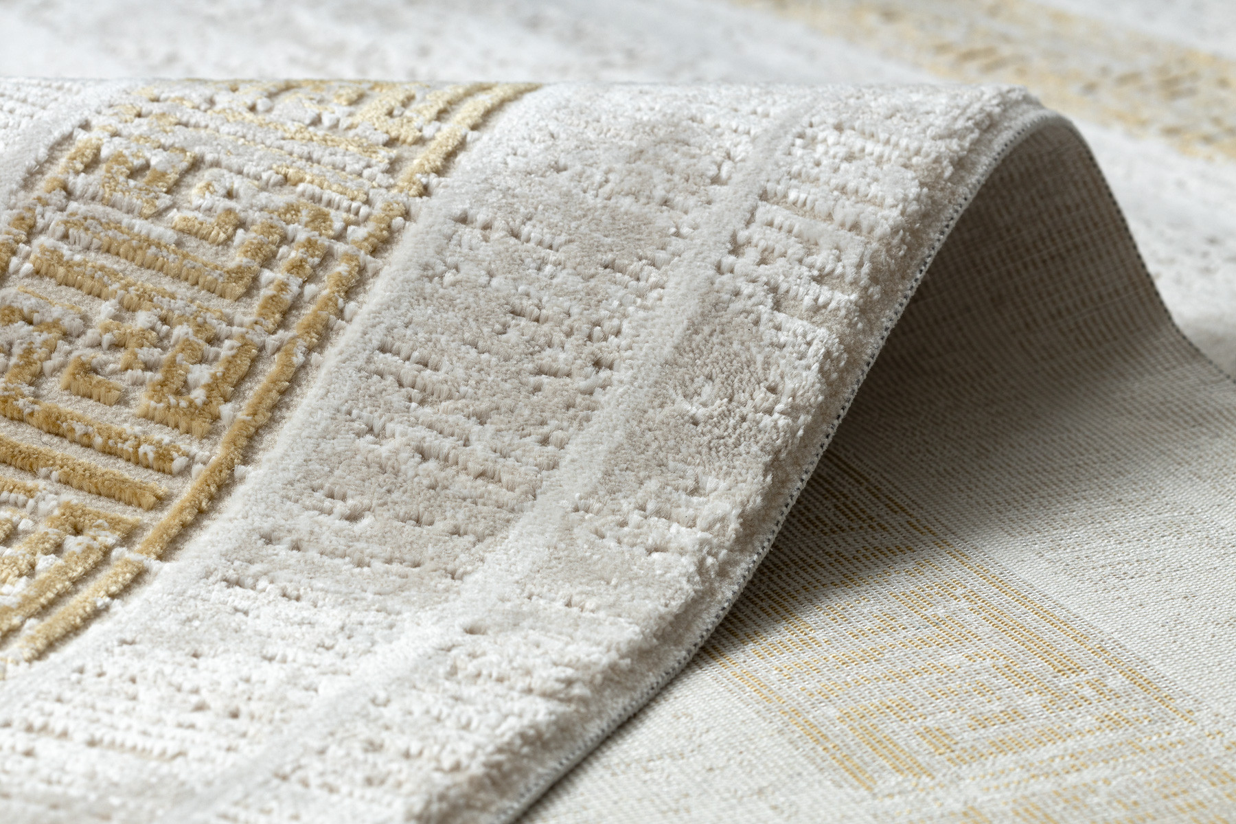 Koberec DUKE 51524 krémový / zlatý, rám / řecký / třásně