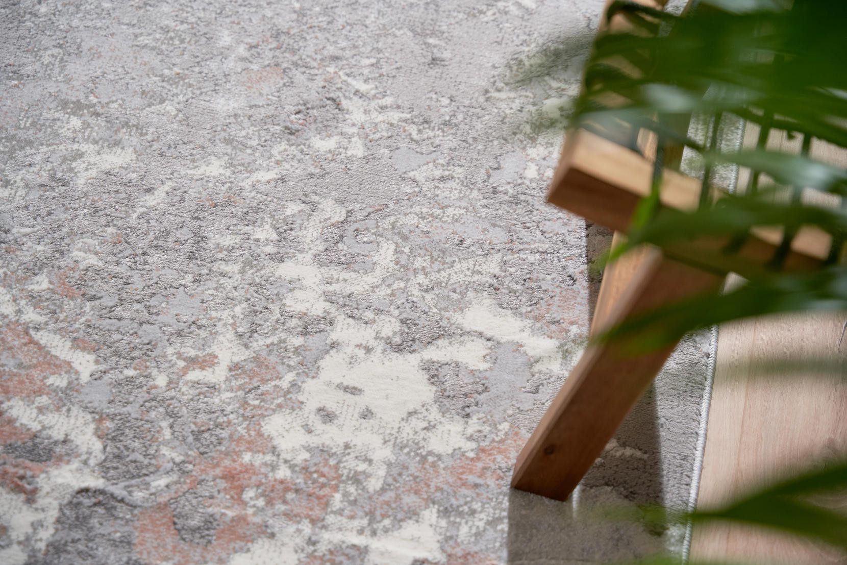 Koberec Dywilan Stylish 16 světle šedý / růžový