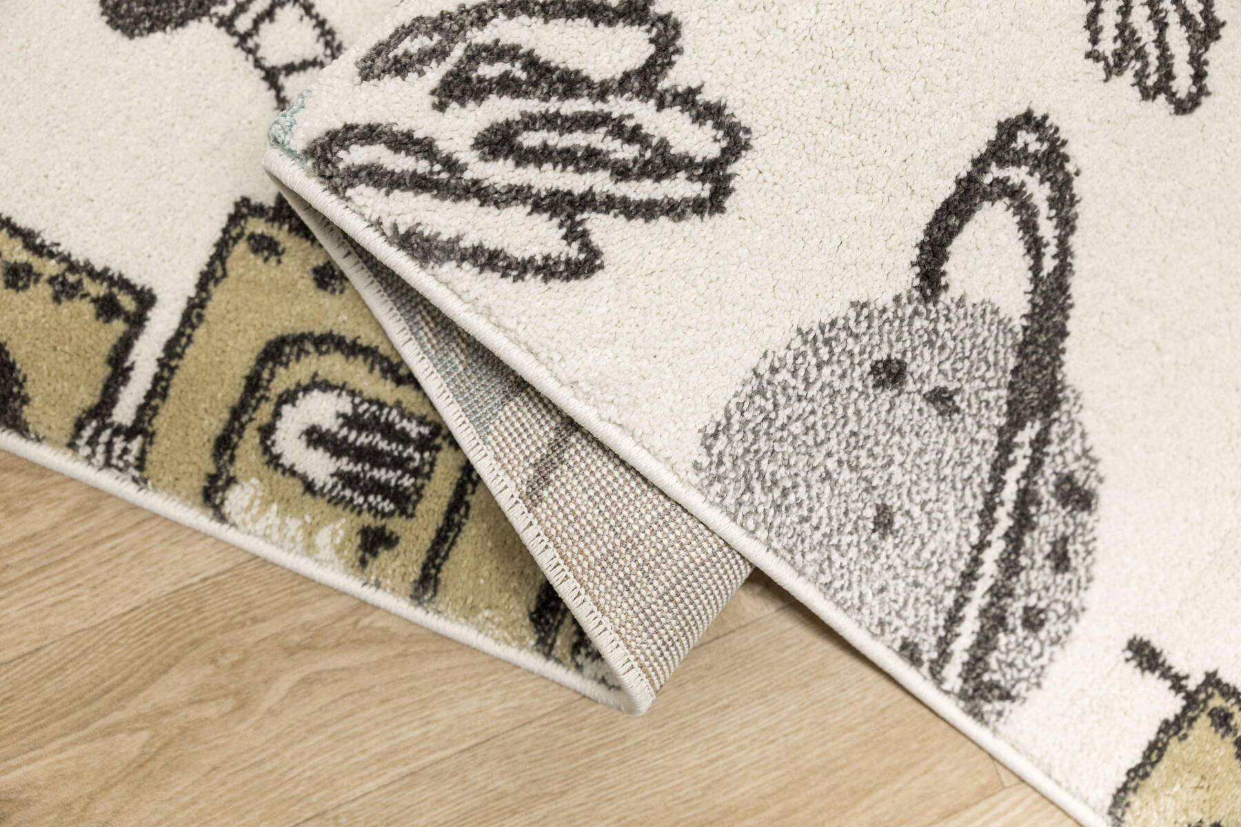 Koberec Lima G931A roboty, krémový / pastelově tyrkysový