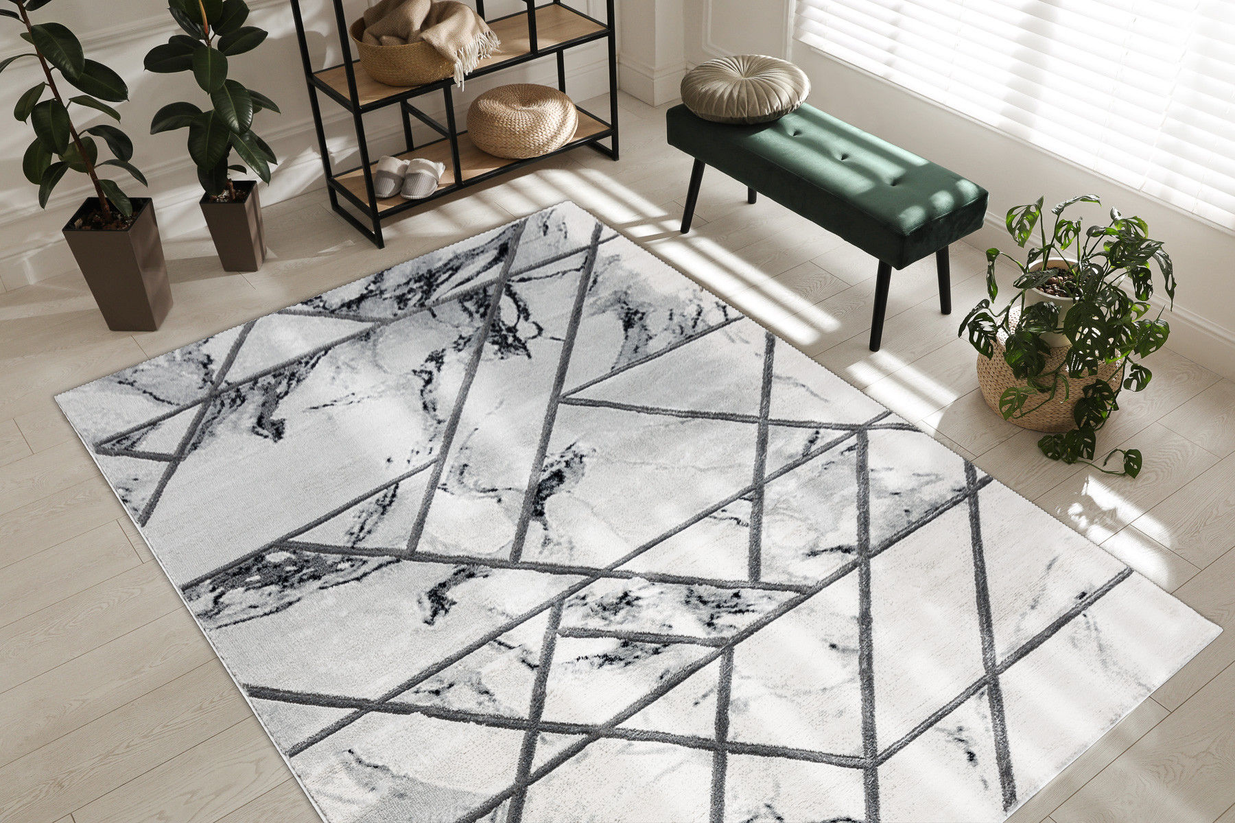 Koberec EMERALD exkluzivní 0085 glamour, styl marmur, geometrický bílý / stříbrný