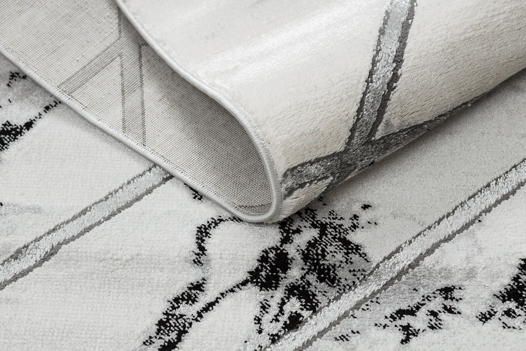 Koberec EMERALD exkluzivní 0085 glamour, styl marmur, geometrický bílý / stříbrný