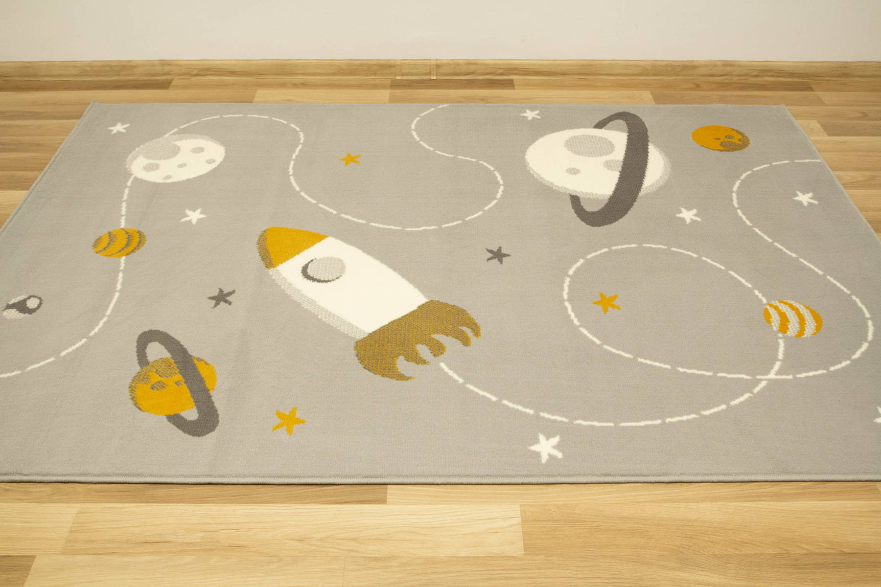 Dětský koberec Kids 534547/89945 Mouse, šedý/hořčicový, vesmír