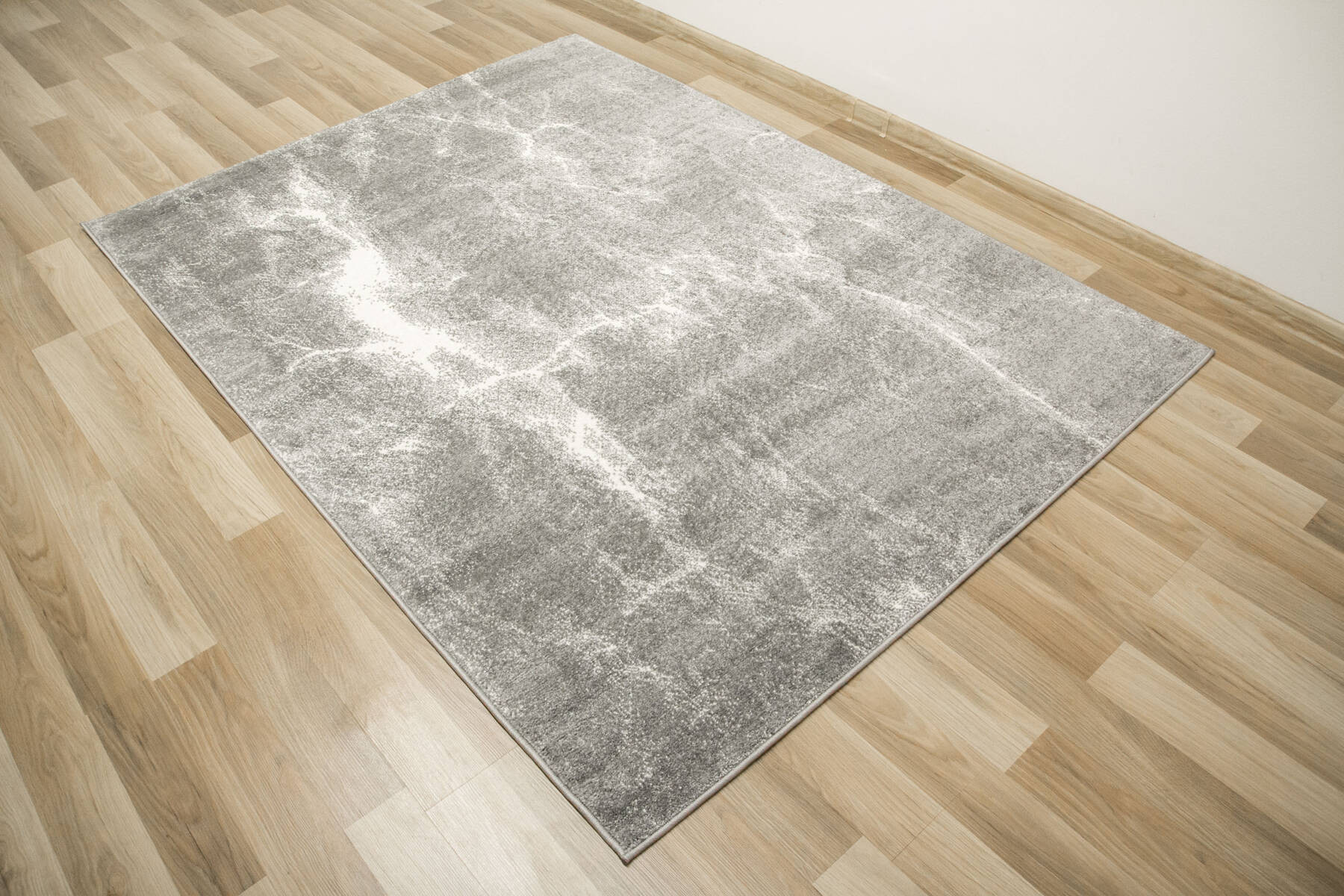 Koberec Lima 9553B marmur světle šedý / krémový