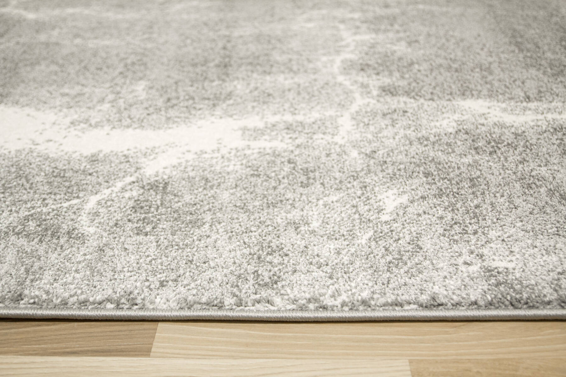 Koberec Lima 9553B marmur světle šedý / krémový