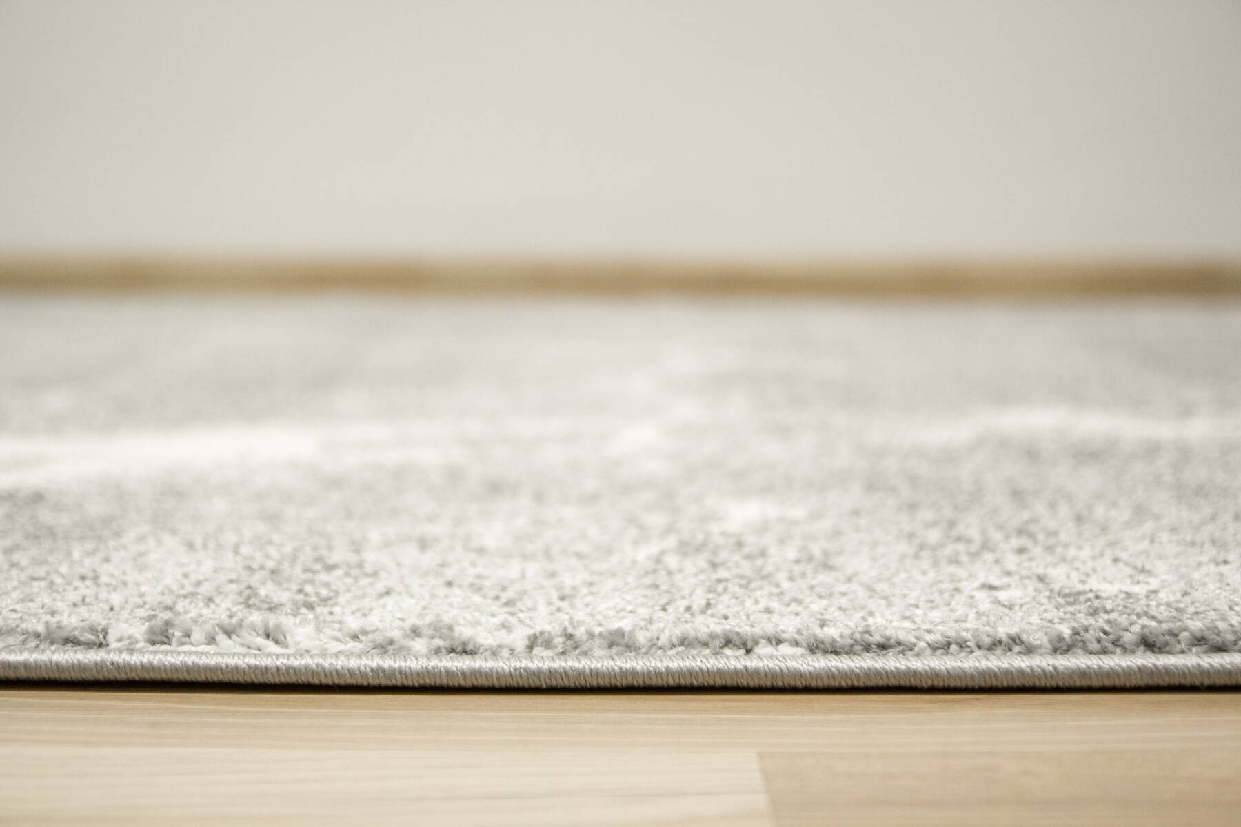 Koberec Lima 9553B marmur světle šedý / krémový