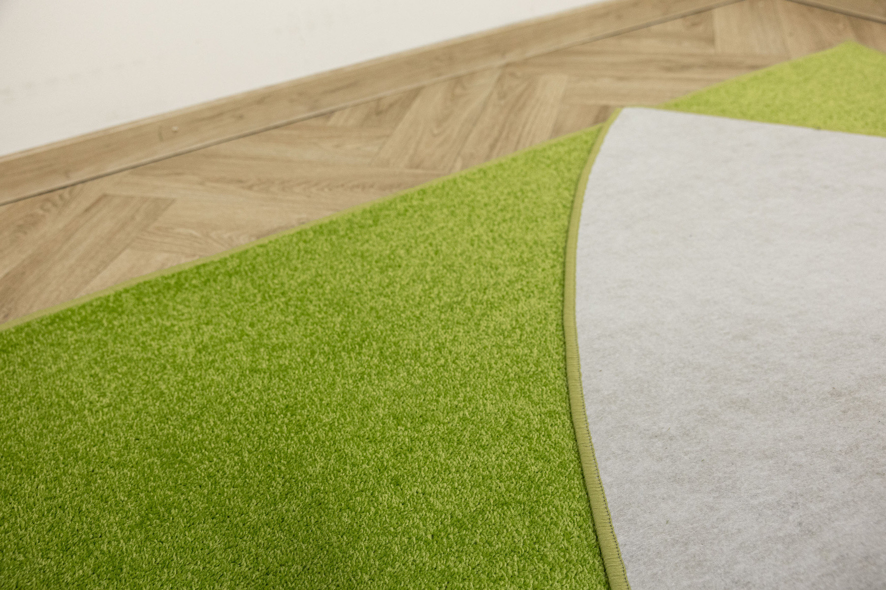 Rohový koberec DYNASTY 41 Celadon