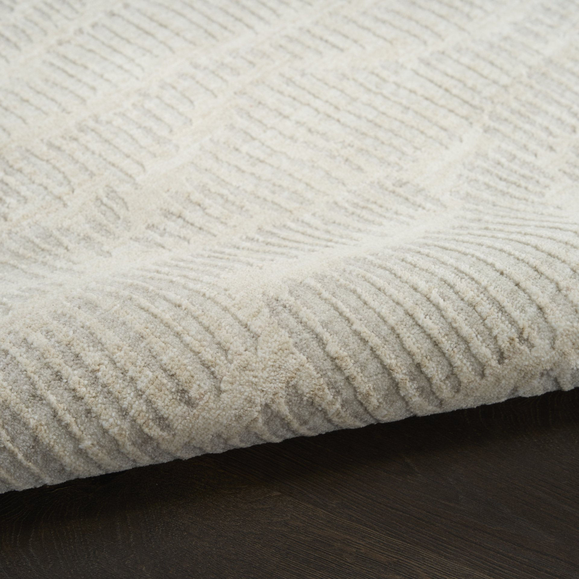 Koberec CALVIN KLEIN Notes 1 stříbrný