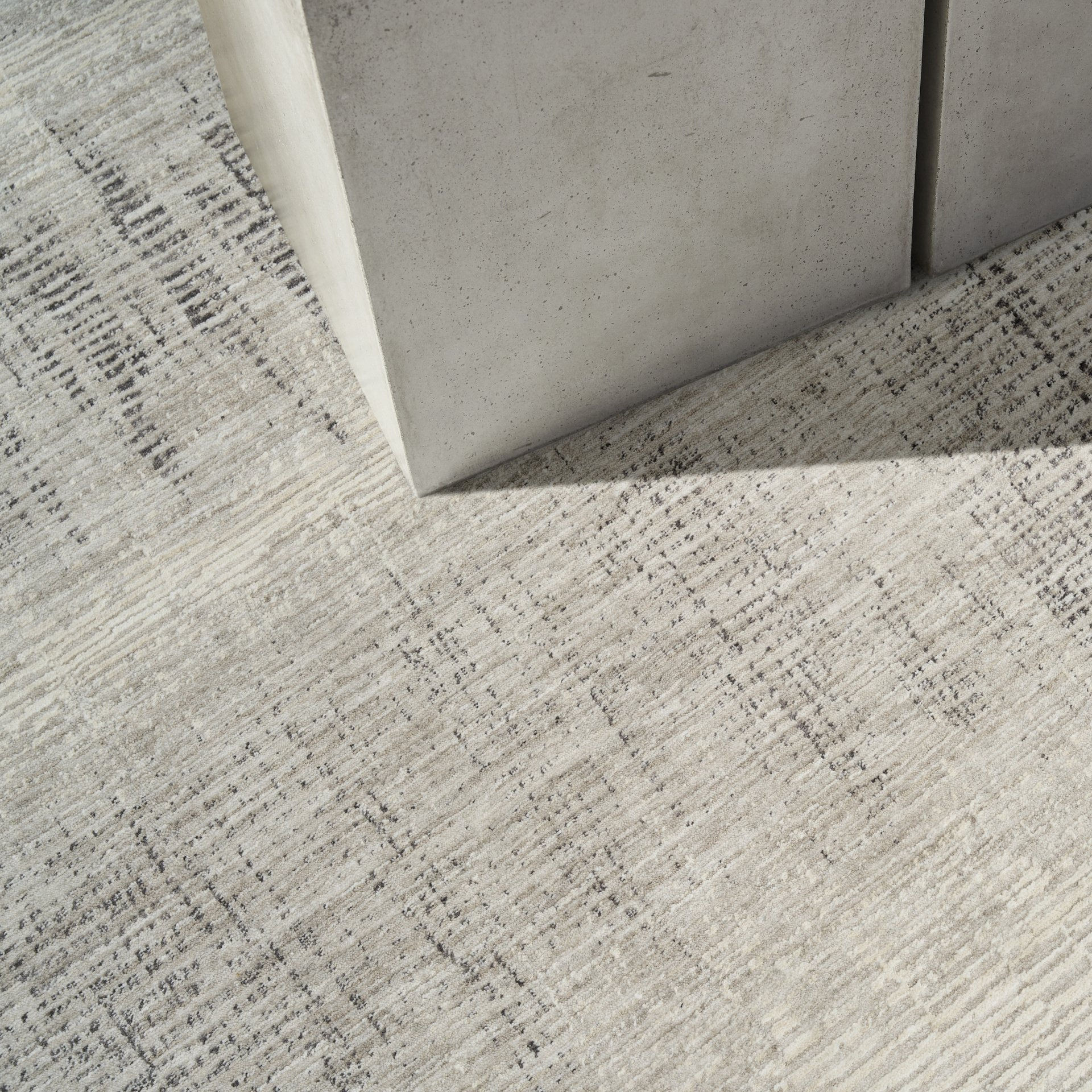 Koberec CALVIN KLEIN Notes 6 antracitový