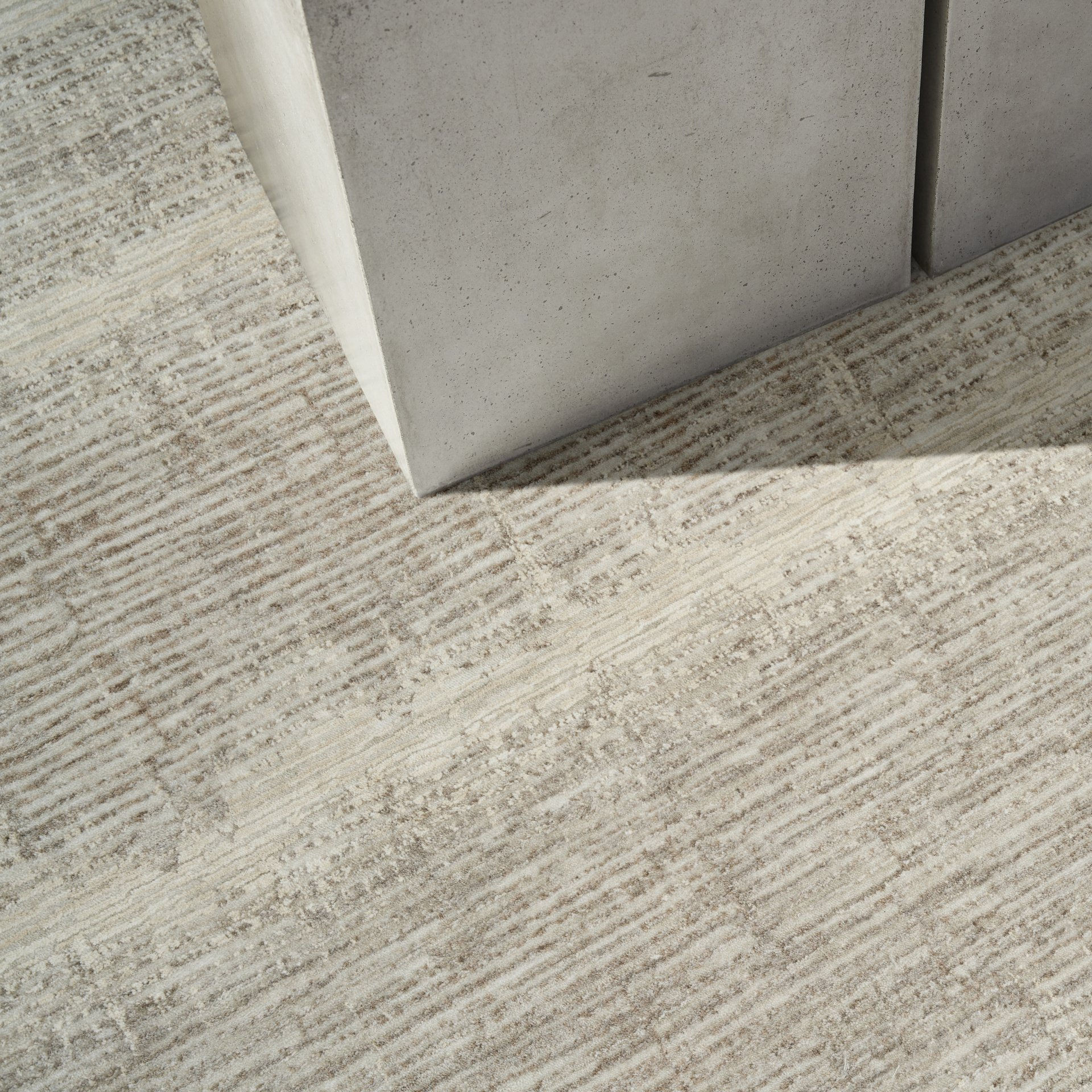 Koberec CALVIN KLEIN Notes 6 šedý