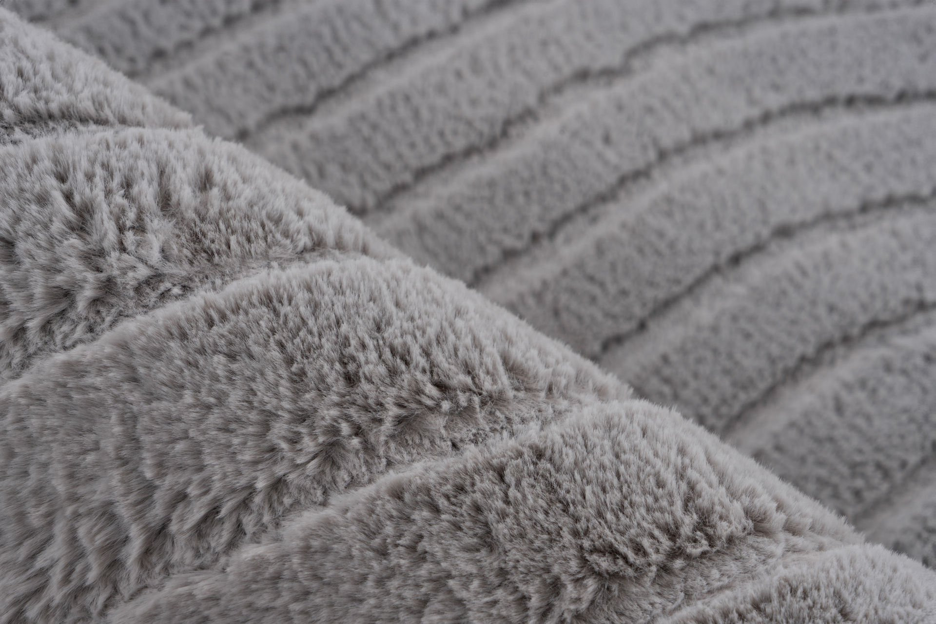 Koberec COMFORT CMF 501 stříbrný