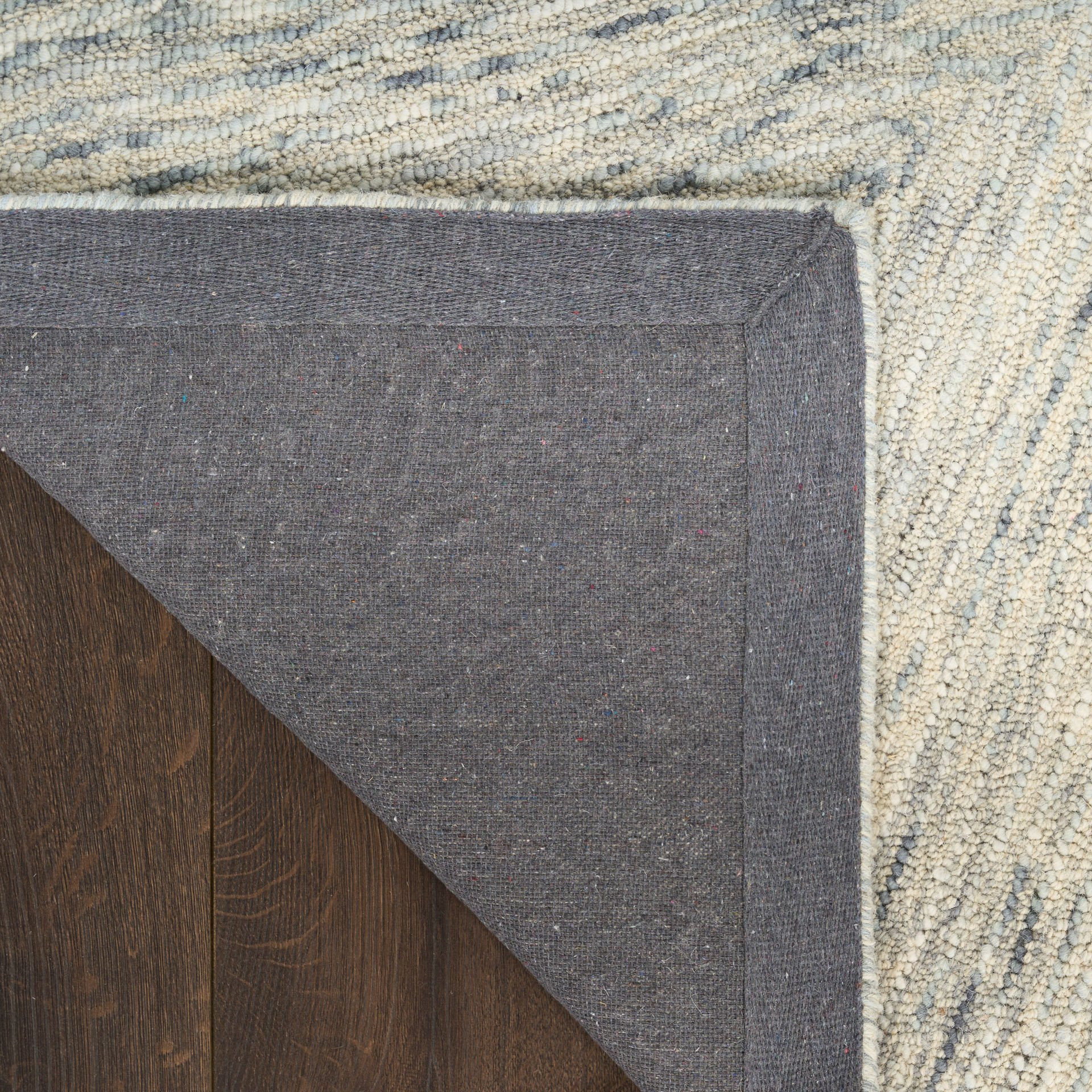 Koberec DKNY PURE ANGLES šedý