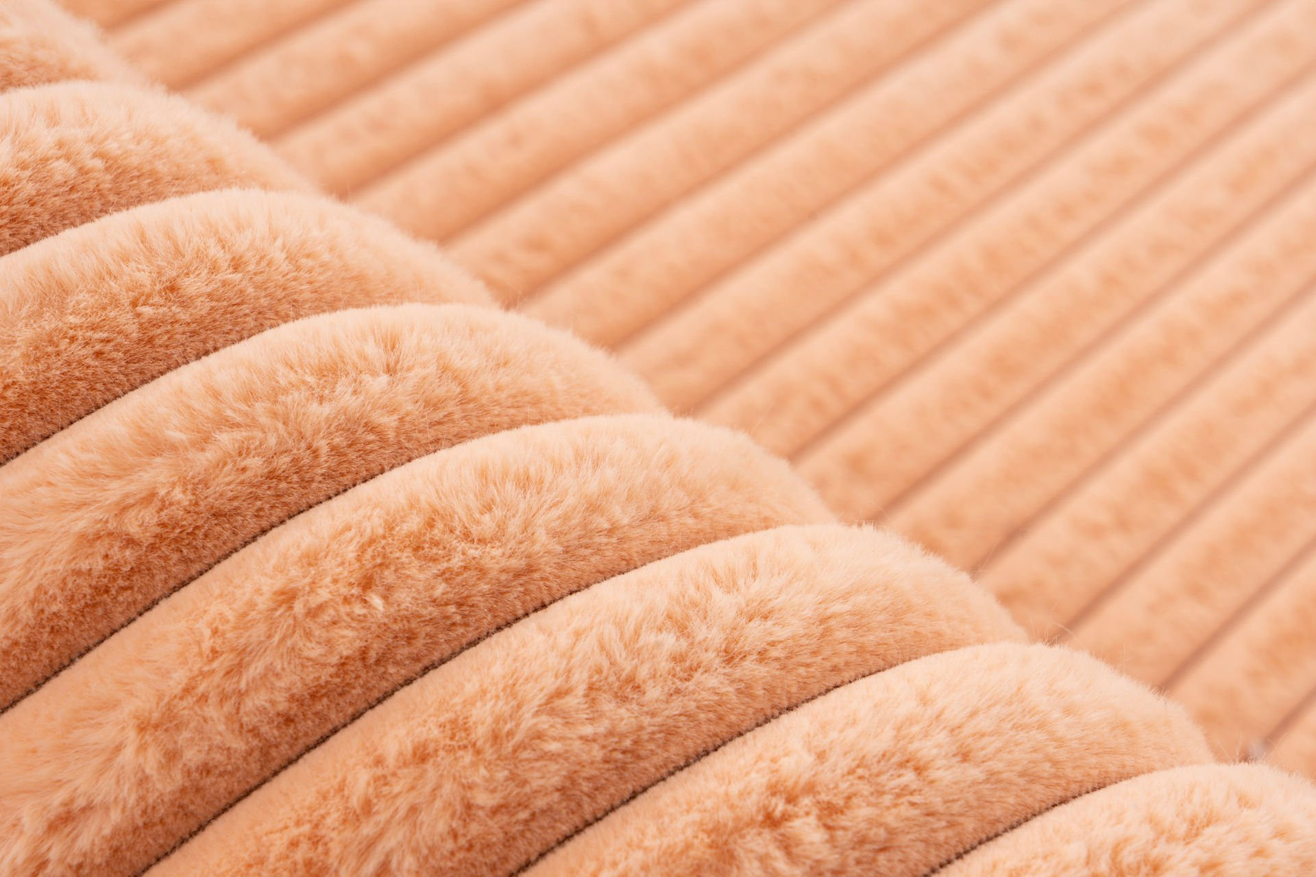 Koberec PLUSH PLU 500 PEACH