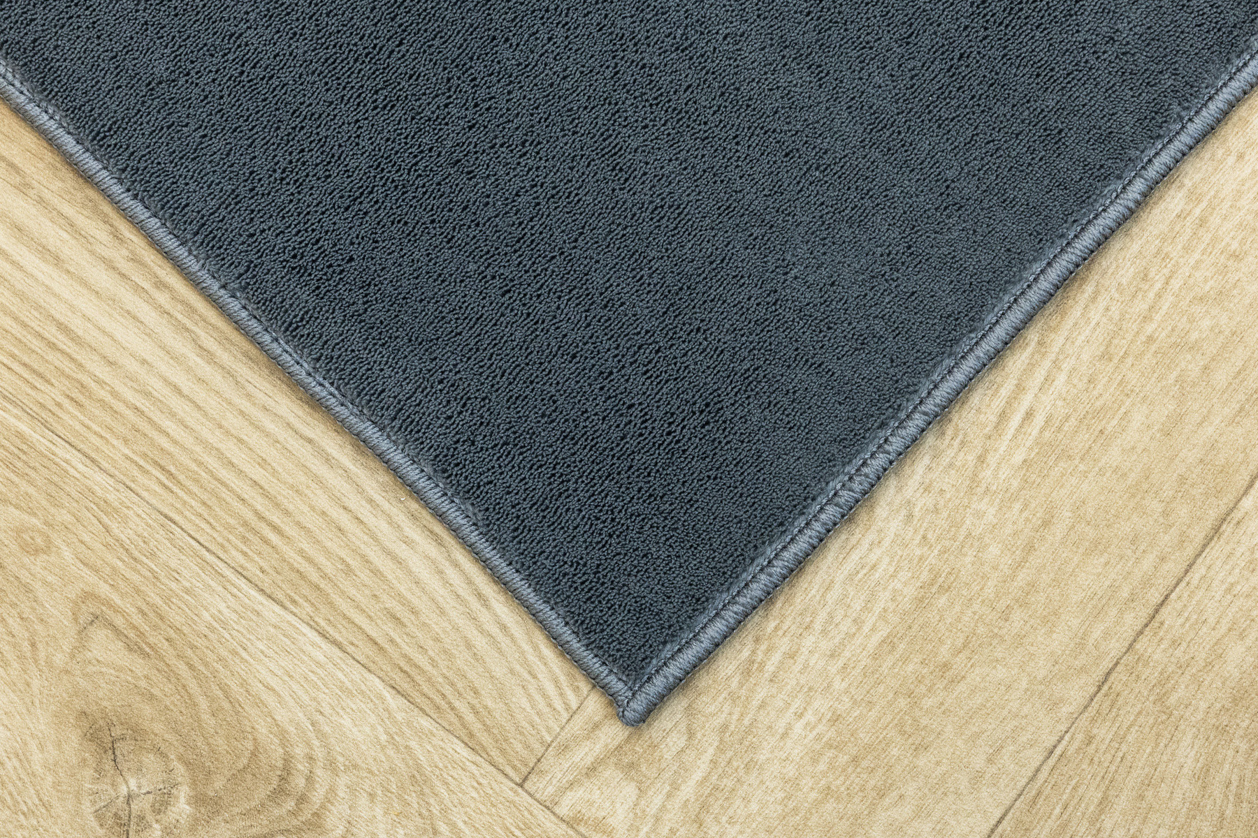 Protiskluzový koberec PLUSH šedý