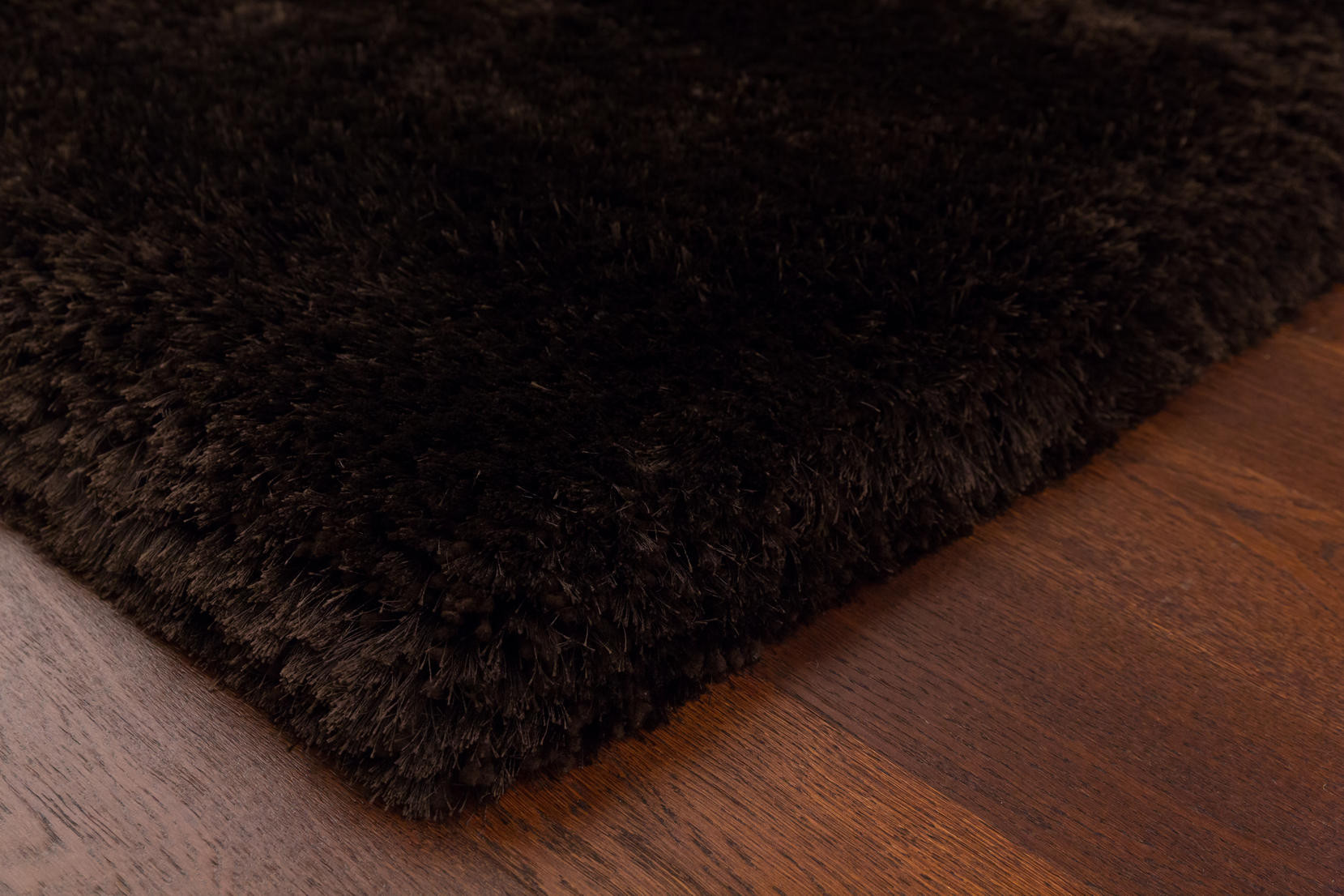 Koberec Plush Shaggy Dark Chocolate