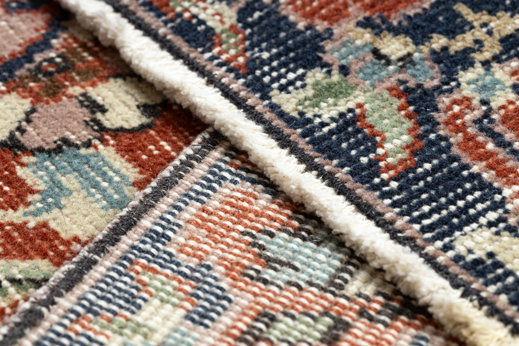 Ručně tkaný vlněný koberec Vintage 10181 rám / květiny, cihlový / zelený