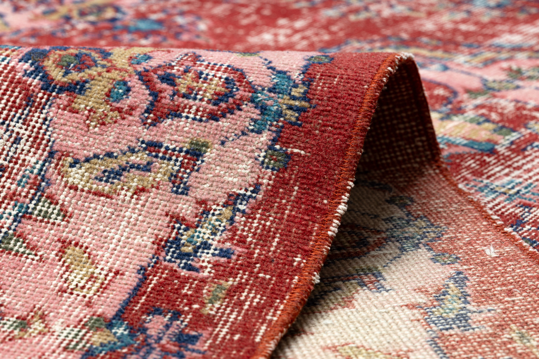 Ručně tkaný vlněný koberec Vintage 10251 ornament/květy, červený