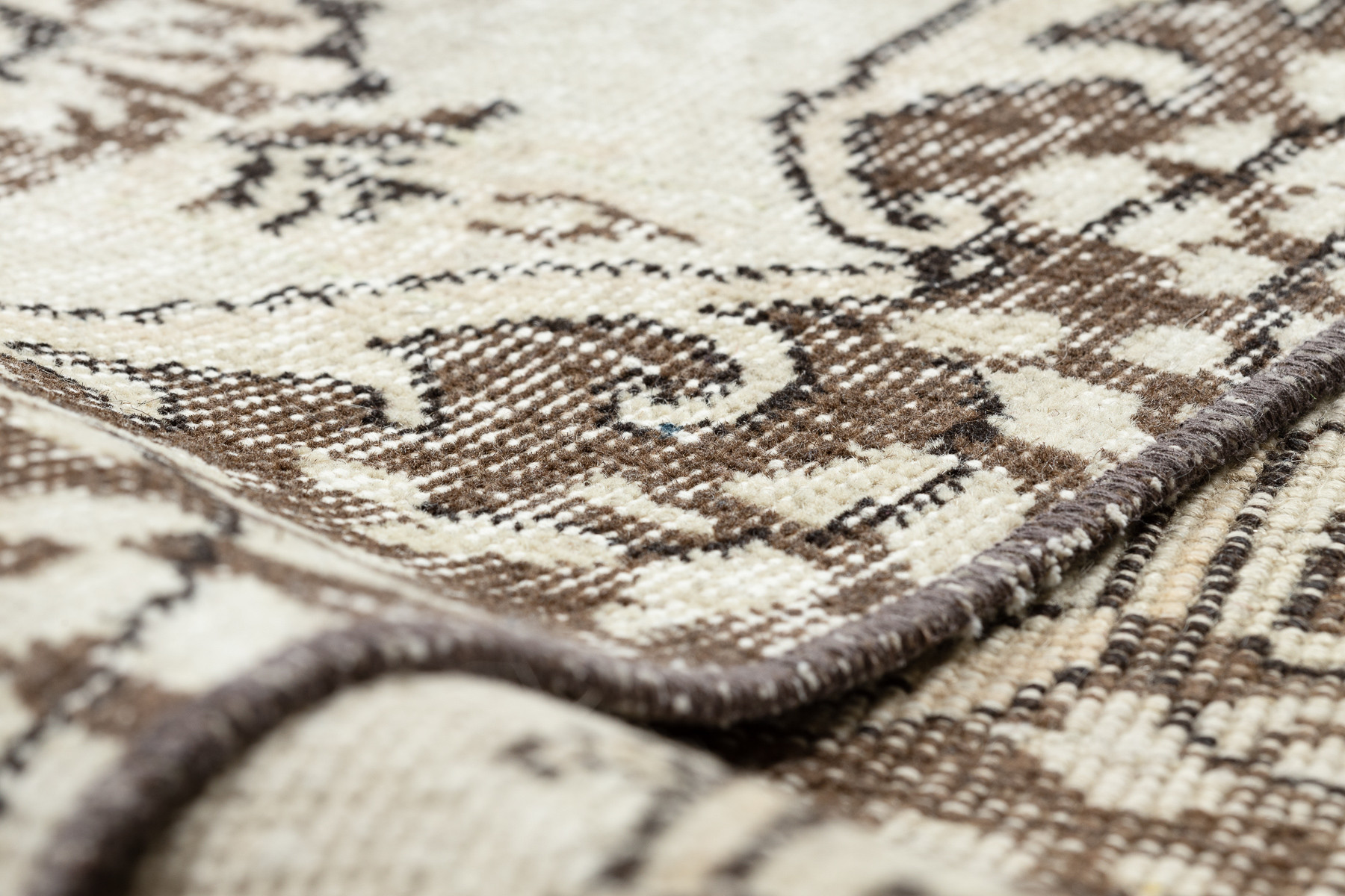 Ručně tkaný vlněný koberec Vintage 10313 ornament / květiny, béžový / zelený