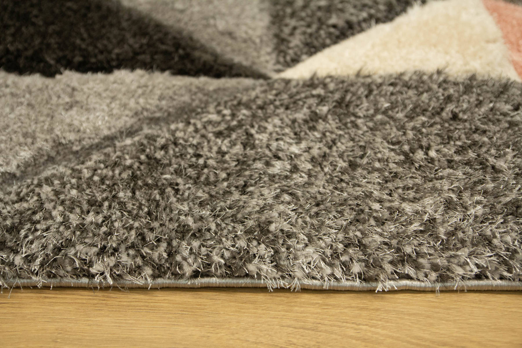 Koberec Shaggy California P477A antracit/růžový